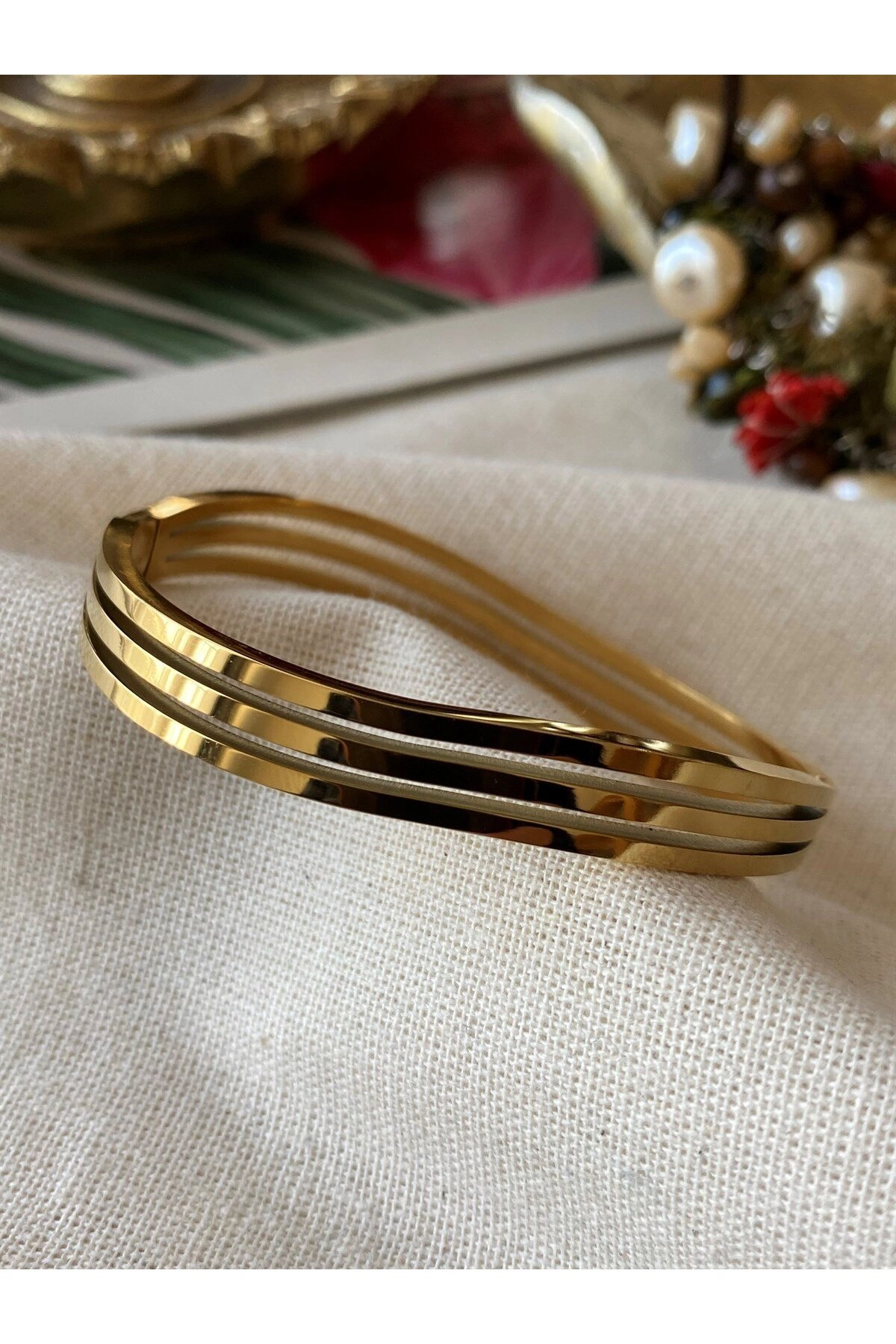 3 Sıra Dalgalı Kaburga Çelik Kelepçe | Gümüş Renk| 316l Çelik - Kararmaz | Hediye Kadın-4