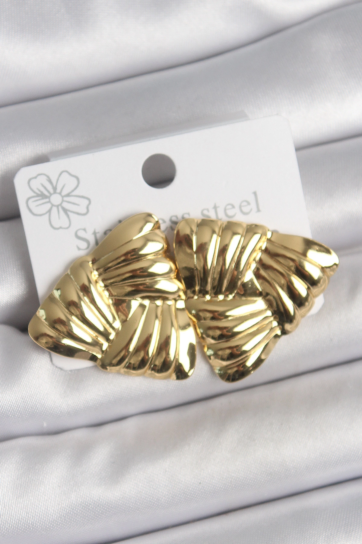 316 Çelik Gold Renk İşlemeli Üçgen Model Kadın Küpe-0