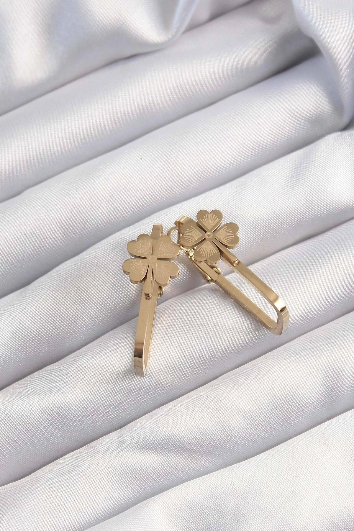 316L Çelik Altın Renk Geometrik Yonca Model Küpe-1