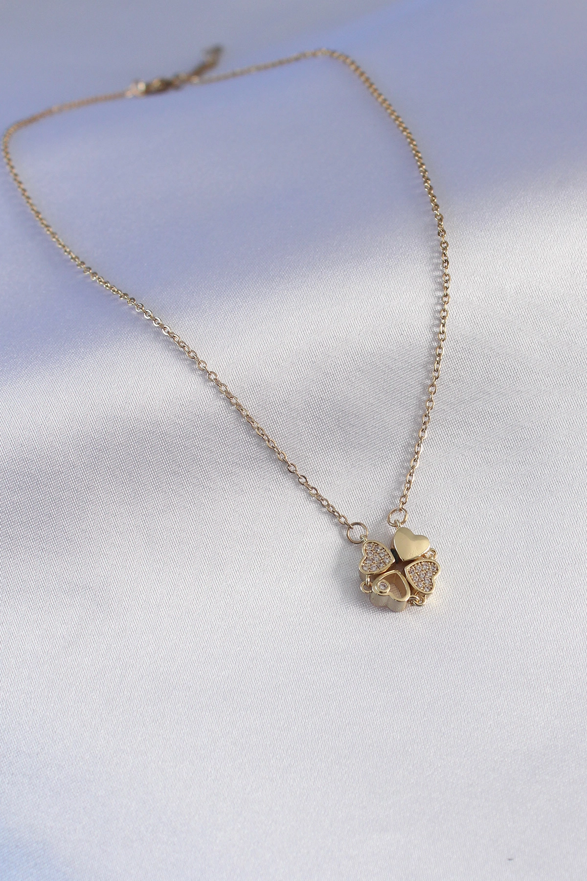 316L Çelik Gold Renk Açılır Yonca Model Zirkon Taşlı Kadın Kolye-1