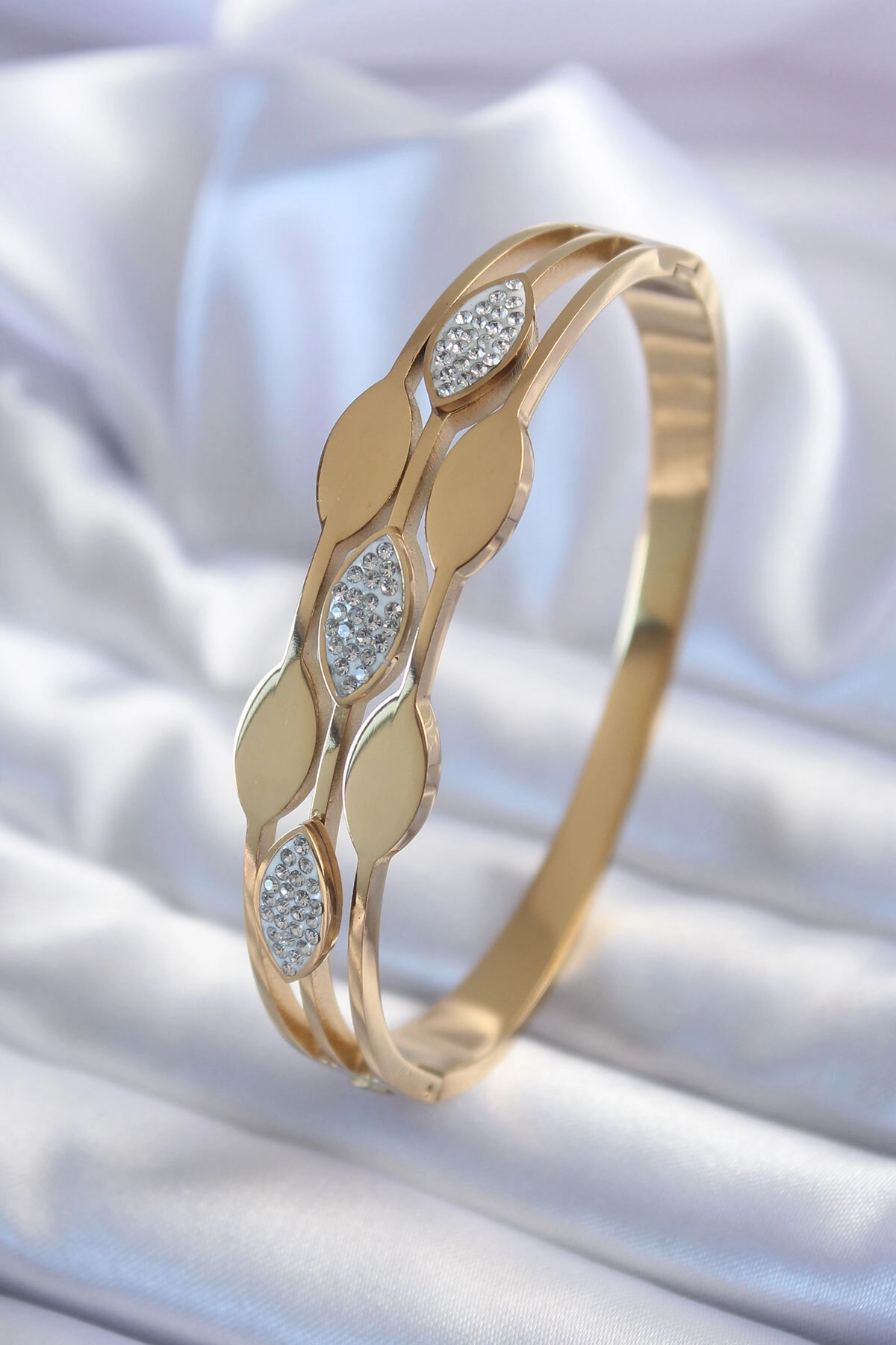 316L Çelik Gold Renk Arpa Model Zirkon Taş Detay Kadın Kelepçe Bileklik-0