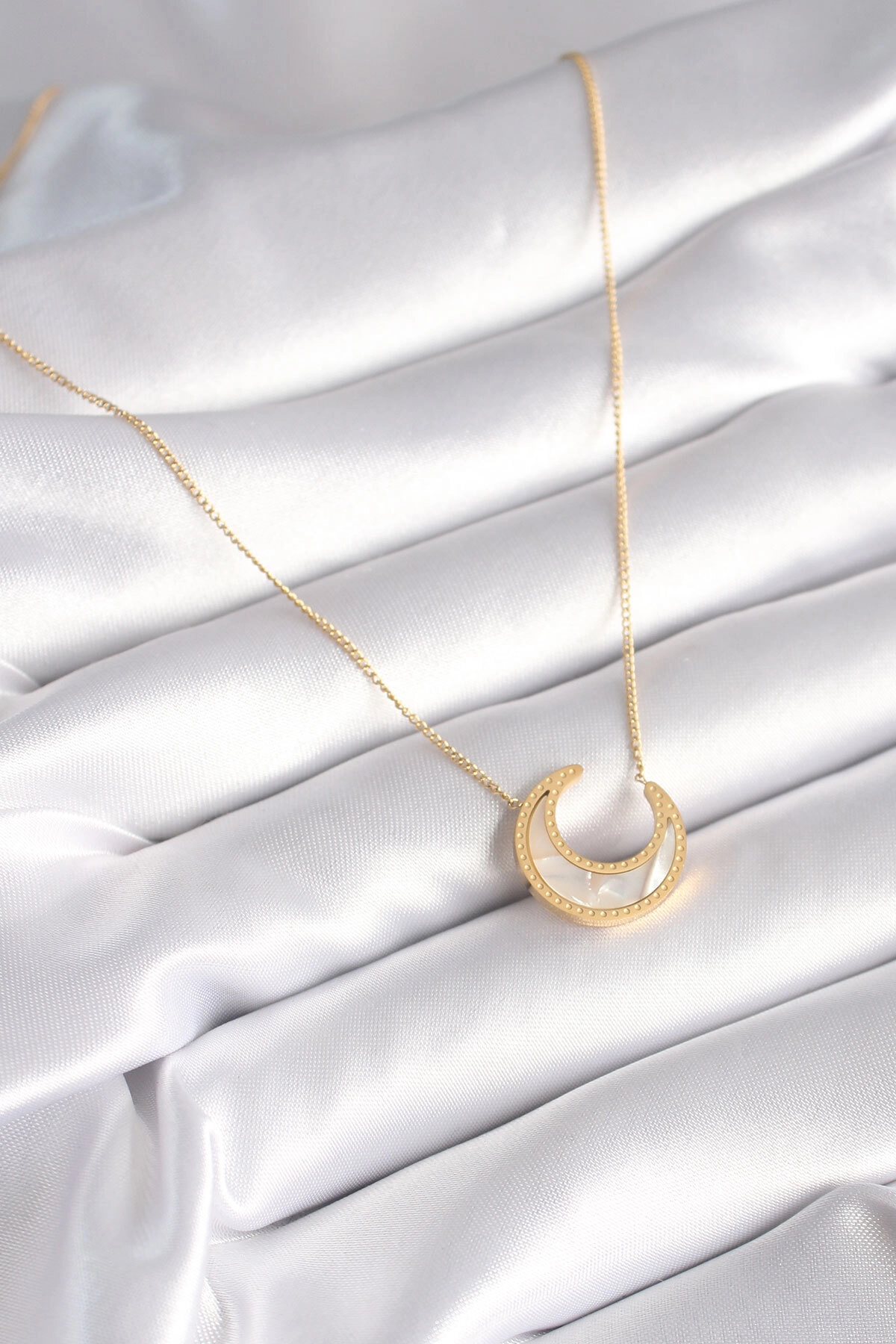 316L Çelik Gold Renk Beyaz Sedefli Hilal Model Kadın Kolye-1