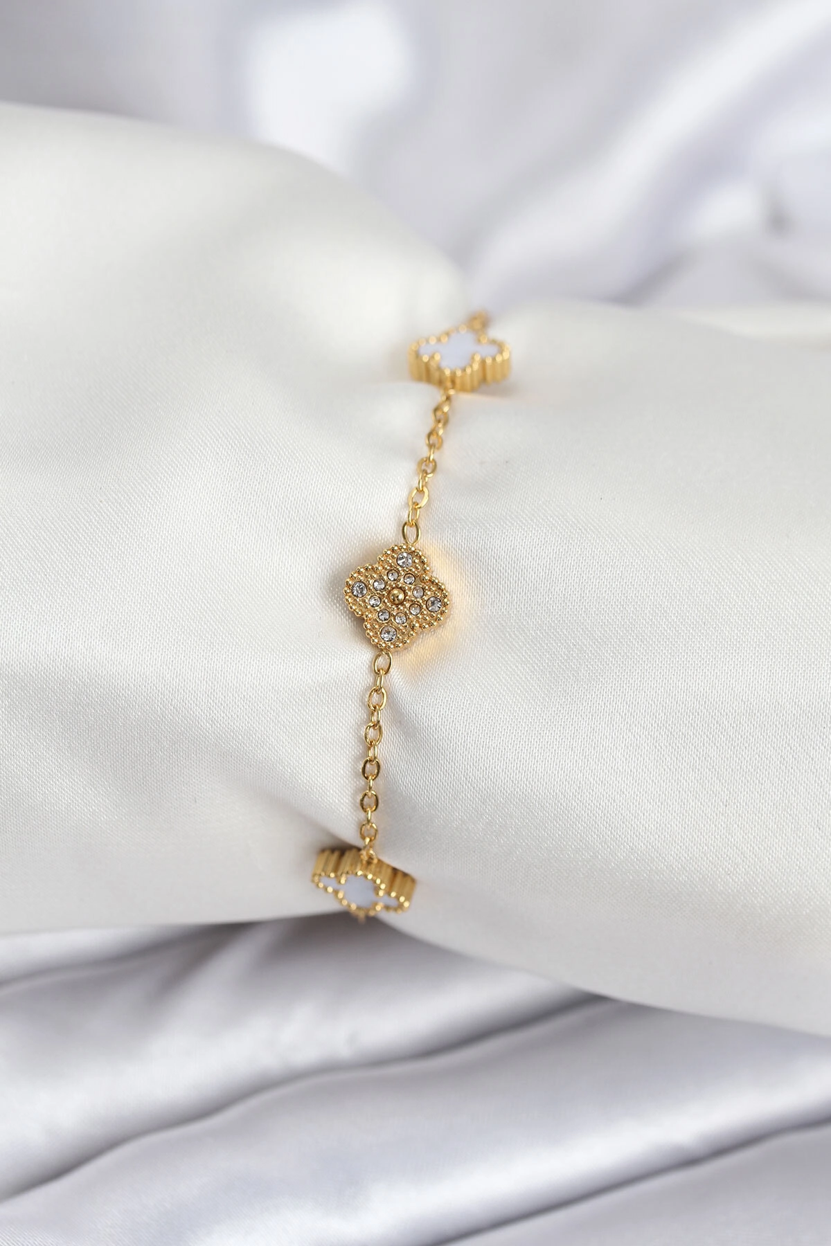 316L Çelik Gold Renk Beyaz ve Zirkon Taşlı Baby Boy Yonca Kadın Bileklik-0