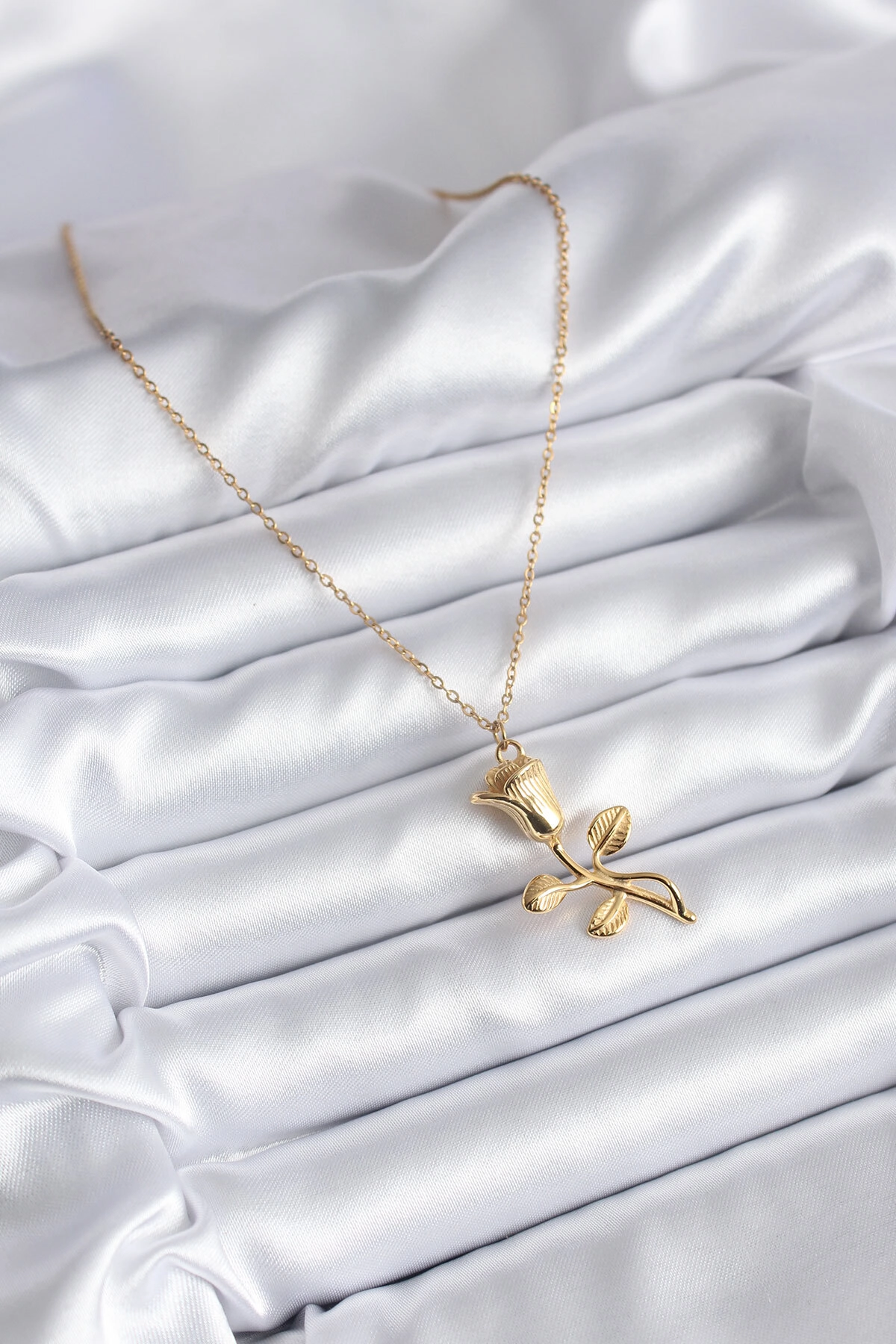 316L Çelik Gold Renk Gül Model Kadın Kolye-1