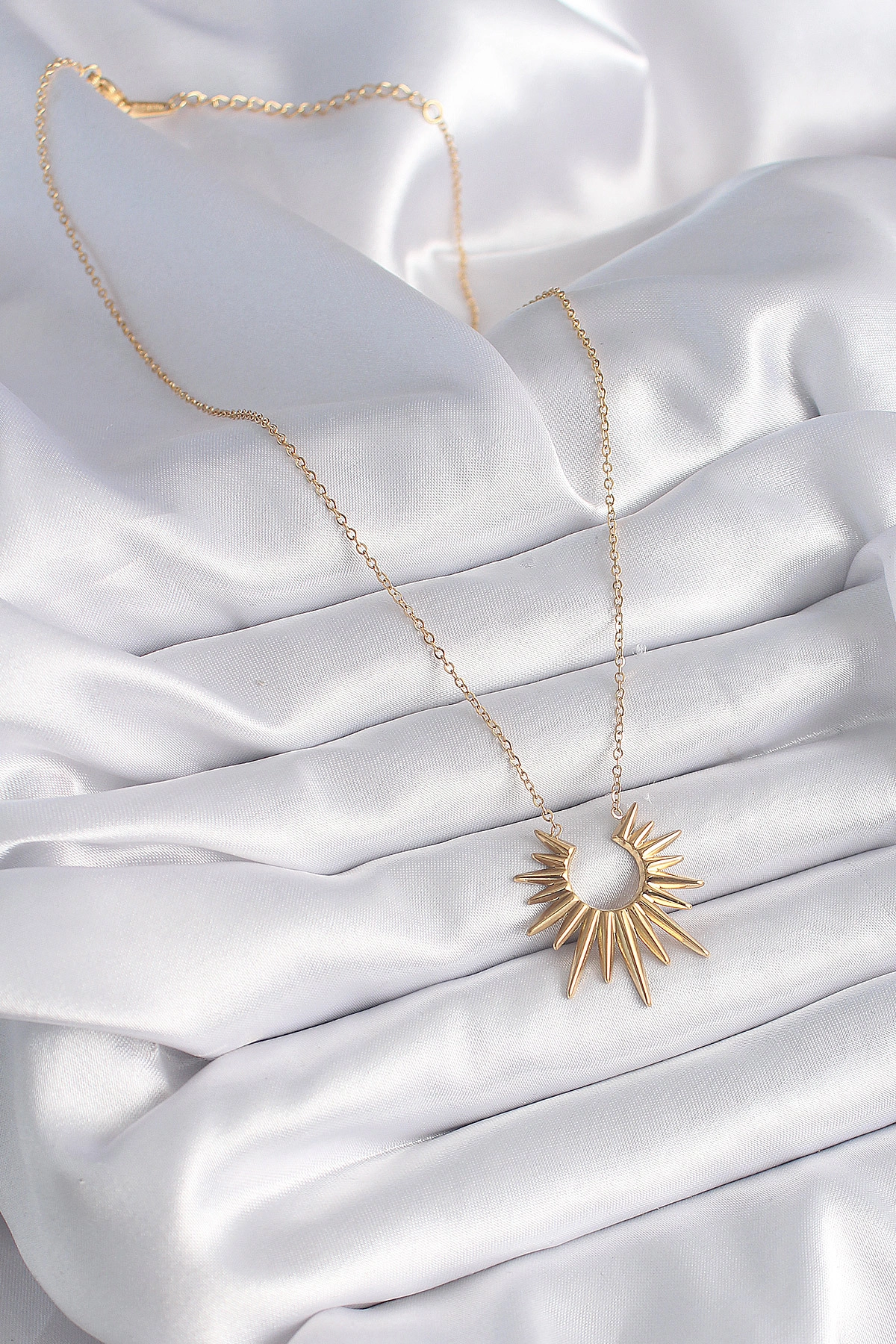 316L Çelik Gold Renk Güneş Model Vintage Kadın Kolye-1