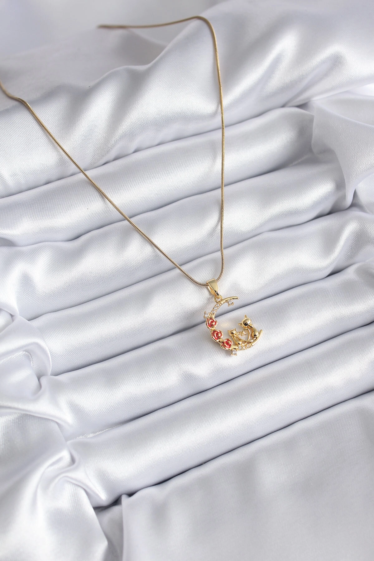 316L Çelik Gold Renk Hilal Kedi Model Zirkon Taşlı Detay Kadın Kolye-1