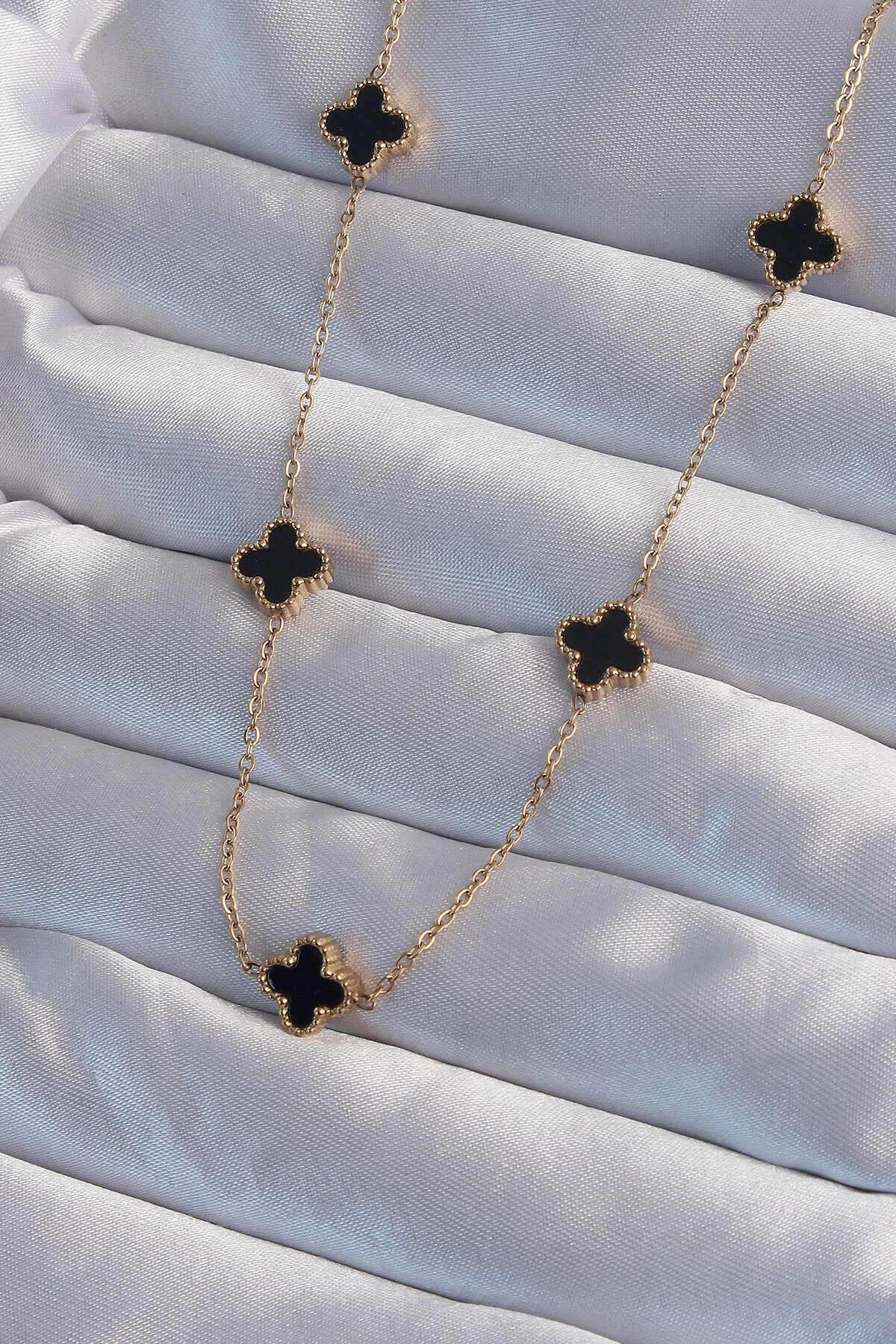 316L Çelik Gold Renk Minimal Siyah Mineli Yonca Kolye-0