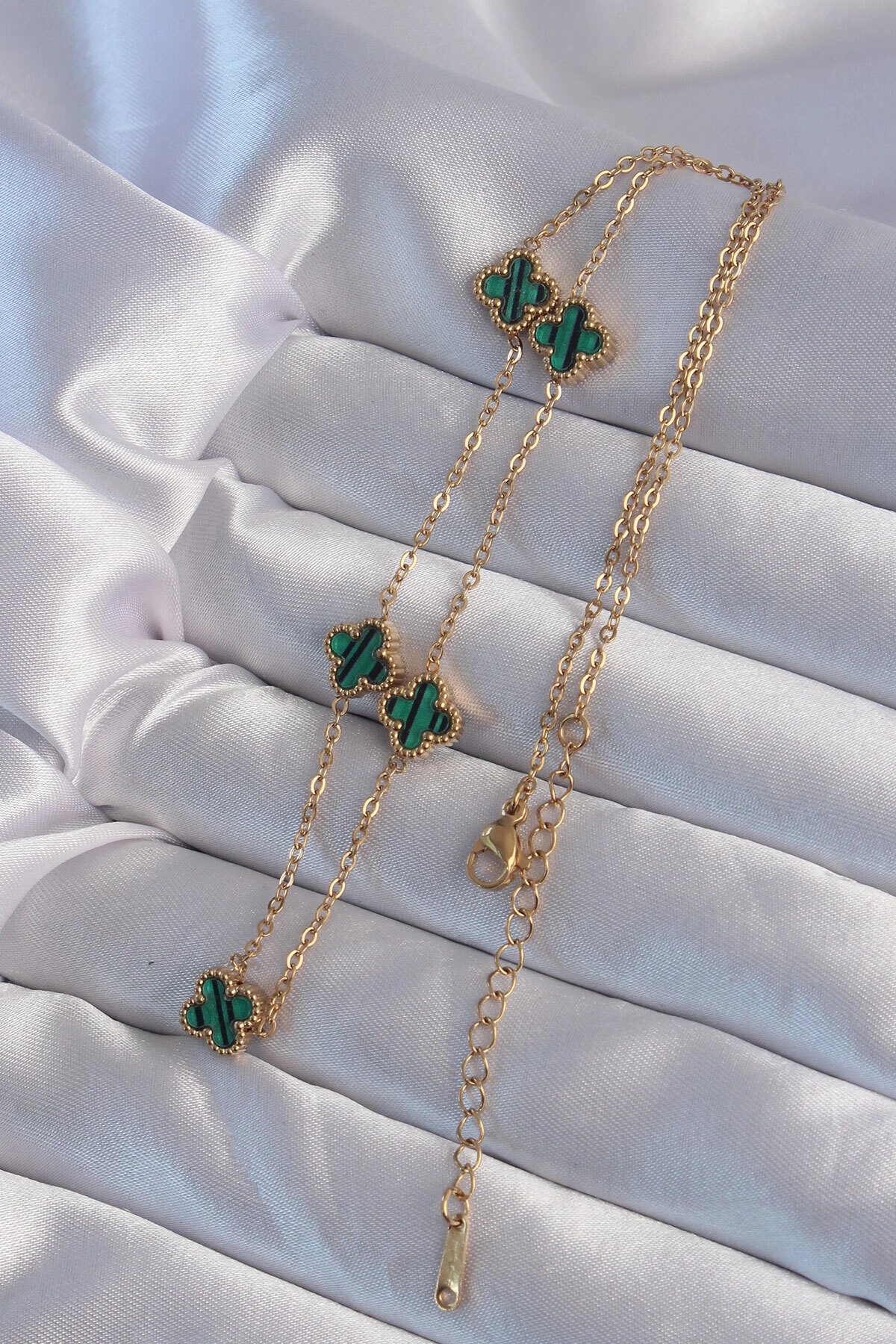 316L Çelik Gold Renk Minimal Yeşil Mineli Yonca Kolye-1