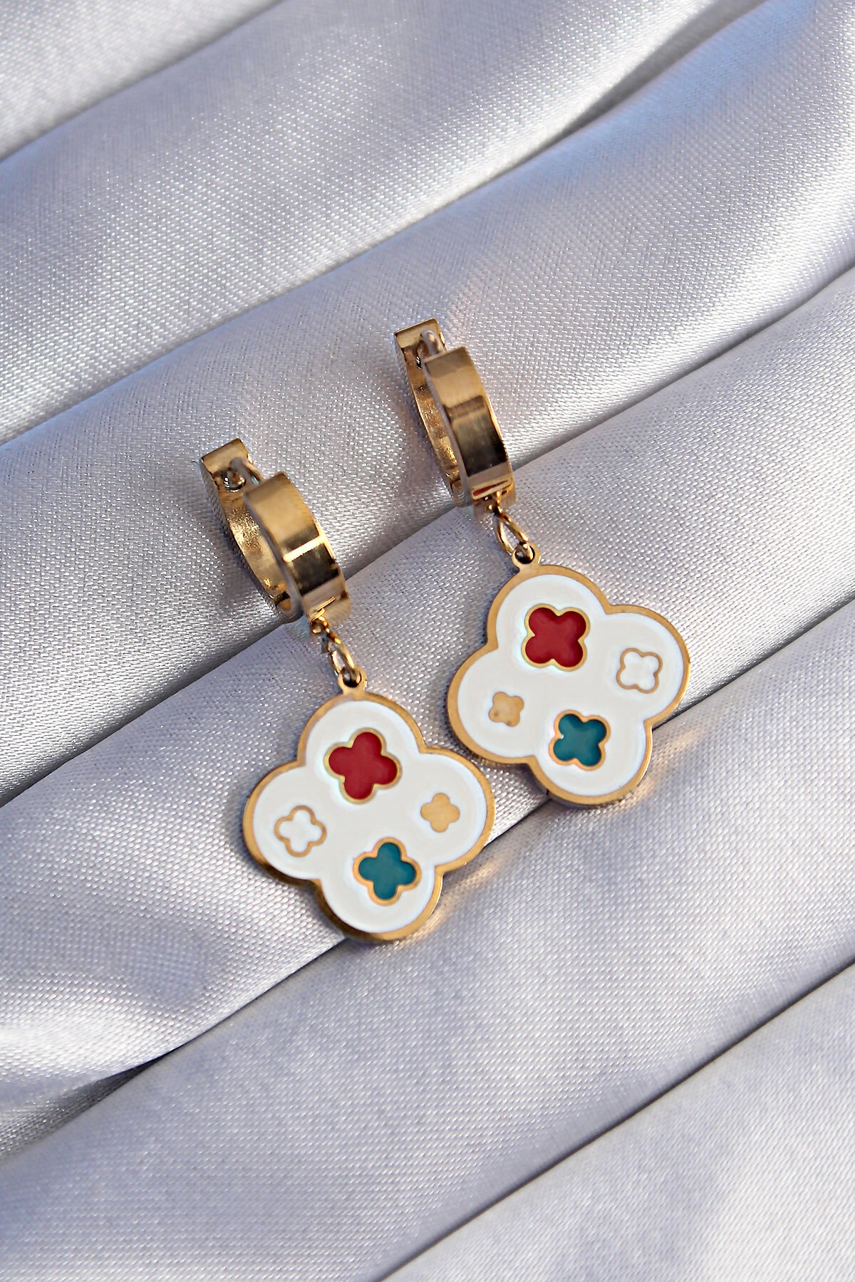 316L Çelik Gold Renk Renkli Mineli Yonca Küpe-0