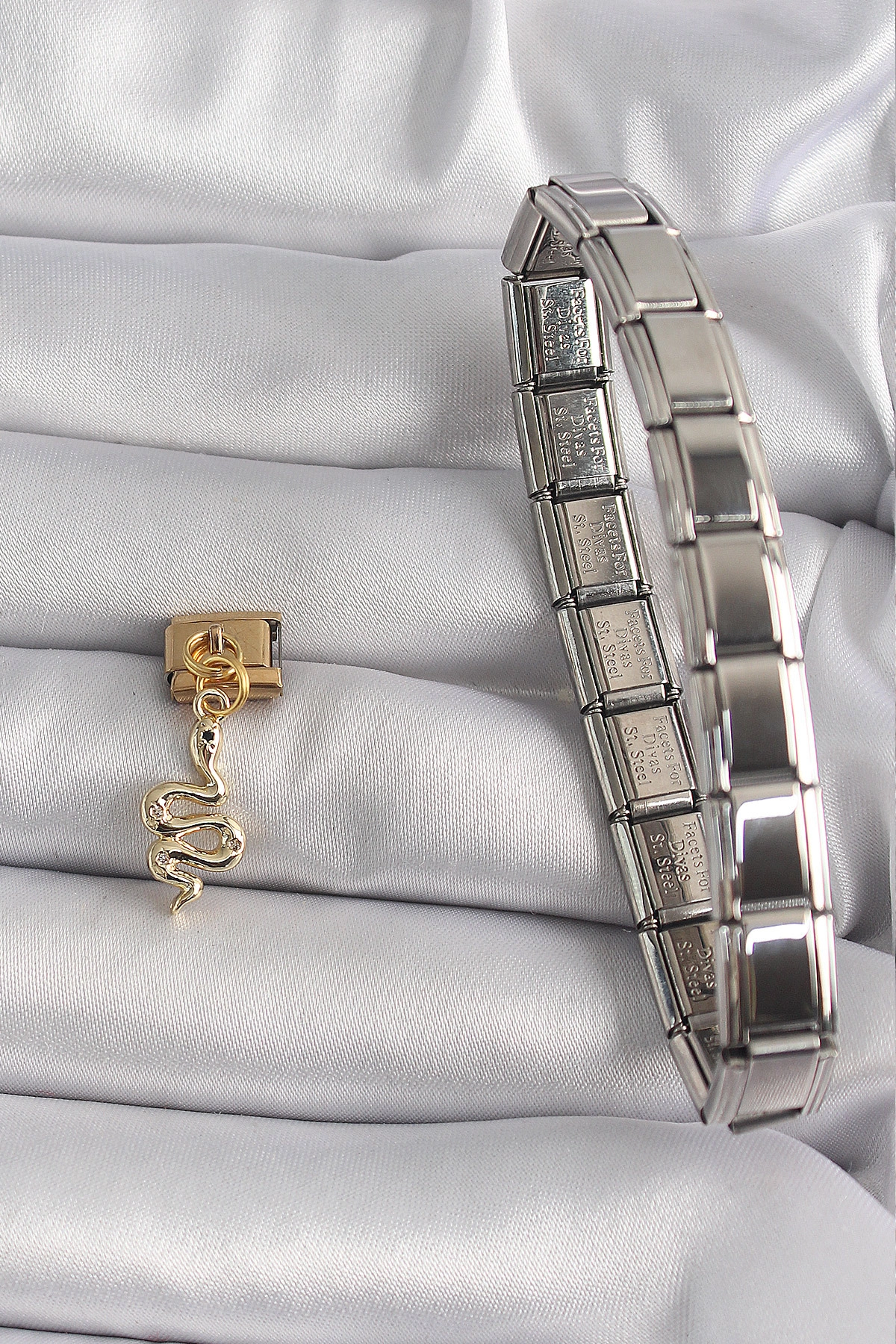 316L Çelik Gold Renk Sallantı Yılan Model Nomination Charm-1