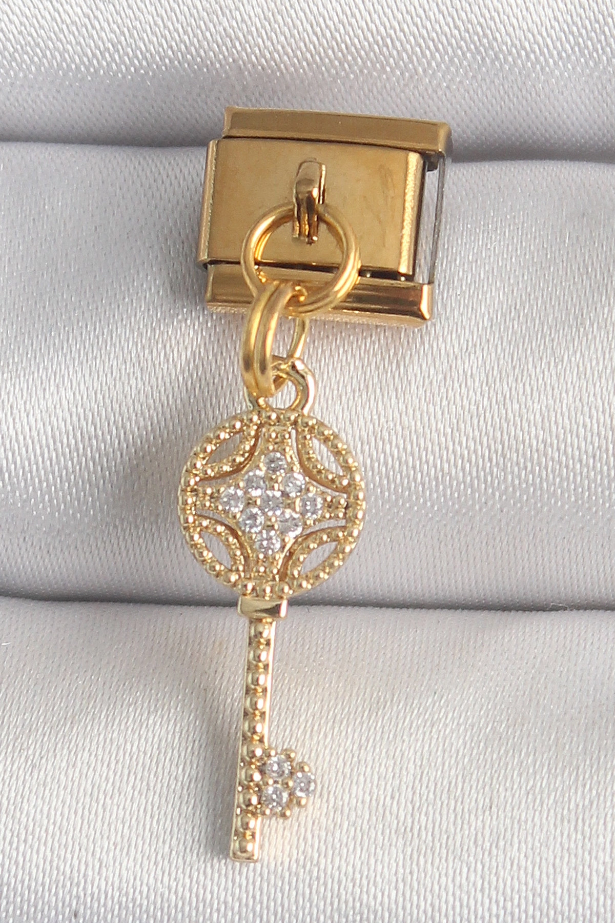 316L Çelik Gold Renk Sallantı Zirkon Taşlı Anahtar Model Nomination Charm-0