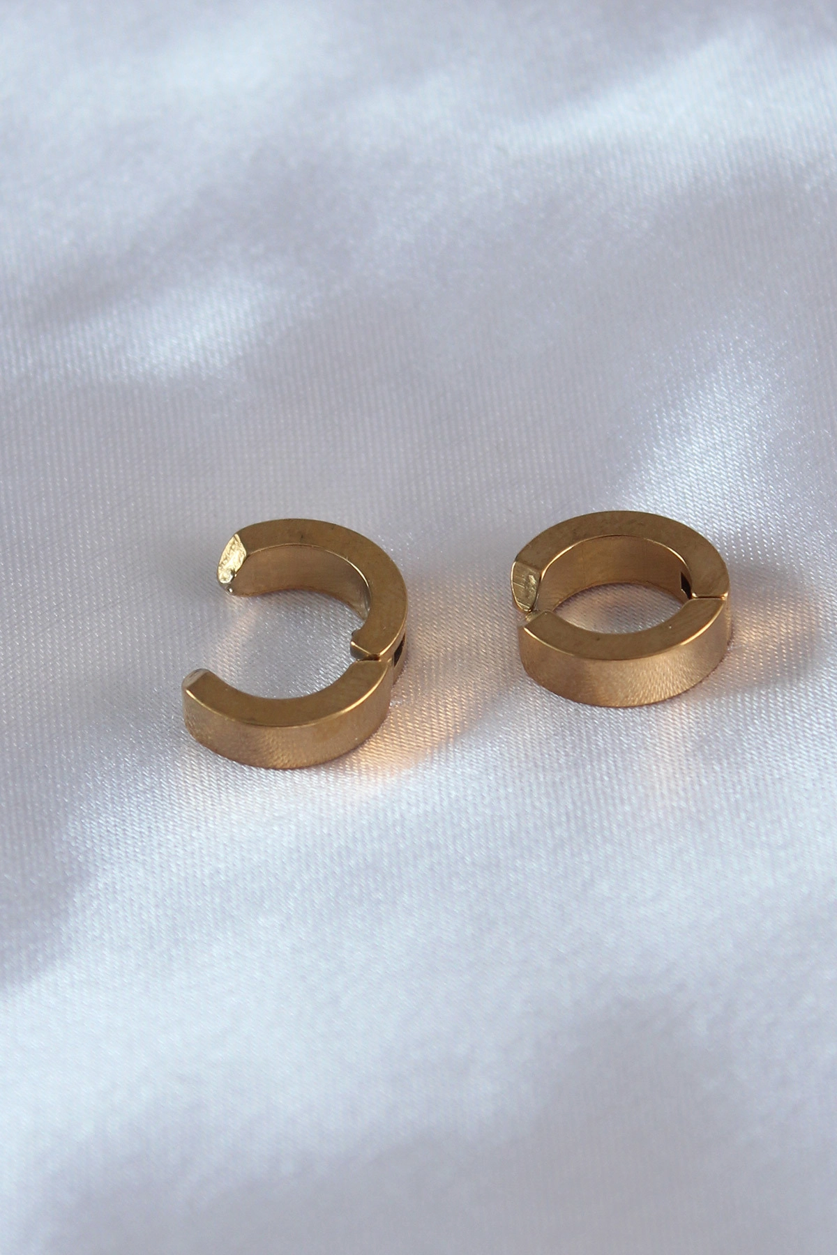 316L Çelik Gold Renk Sıkıştırmalı Erkek Küpe-1