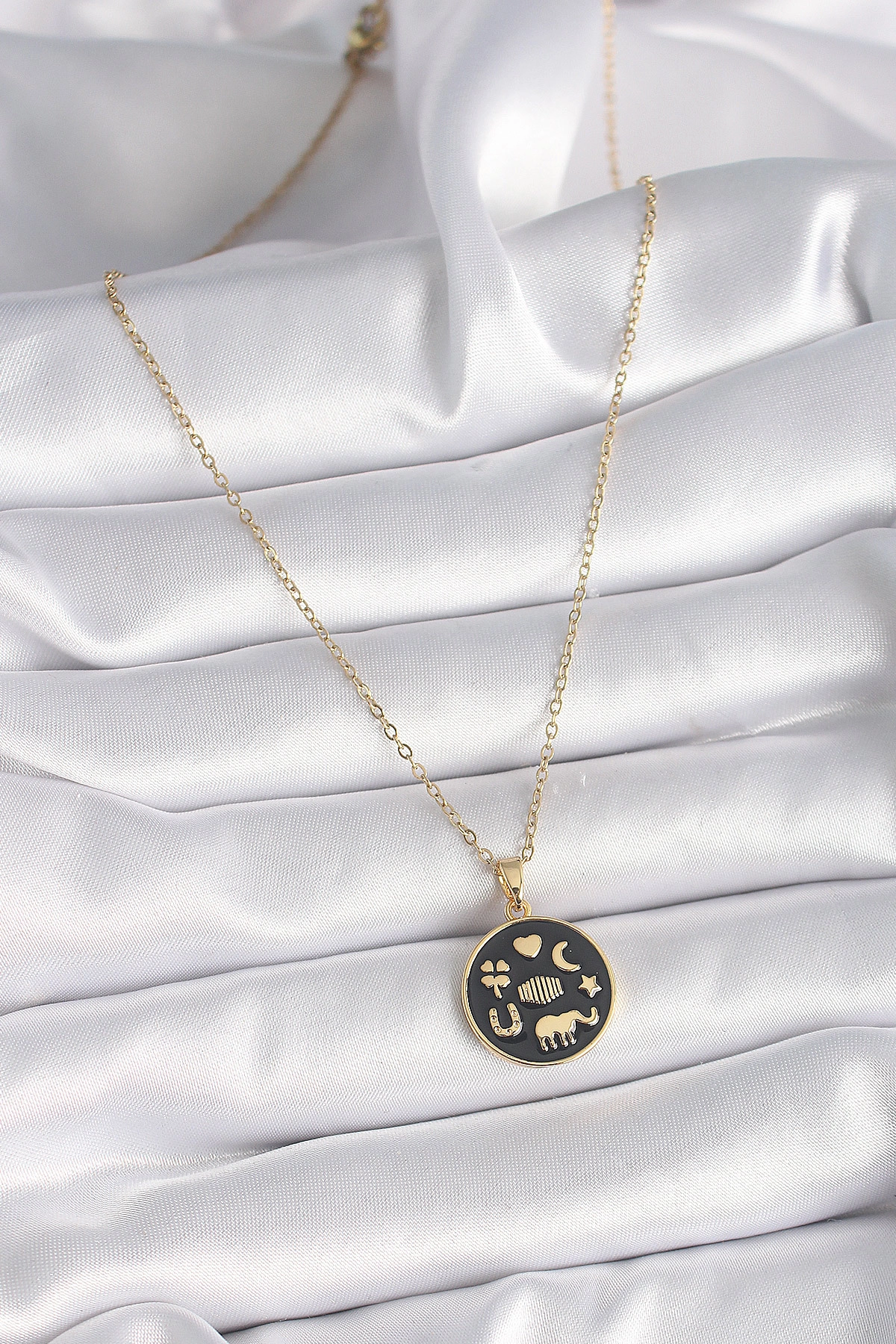 316L Çelik Gold Renk Siyah Şans Kolyesi-1