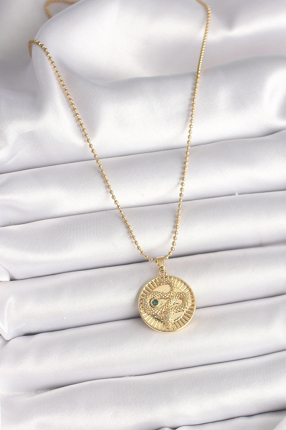 316L Çelik Gold Renk Topçuk Zincir Yılan İşlemeli Zirkon Taş Detaylı Madalyon Model Kadın Kolye-1