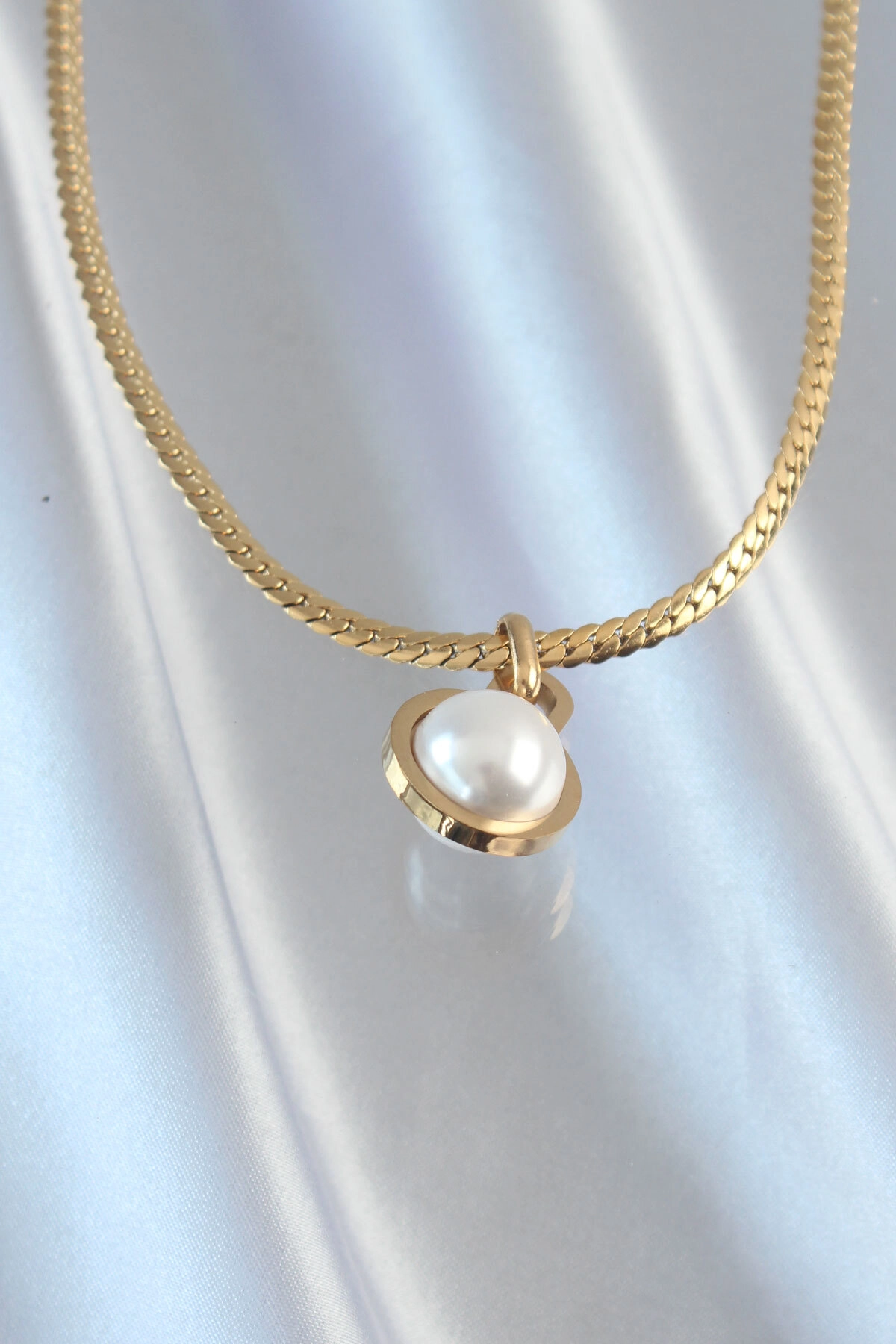 316L Çelik Gold Renk Yassı Zincir İnci Taşlı Kolye-1