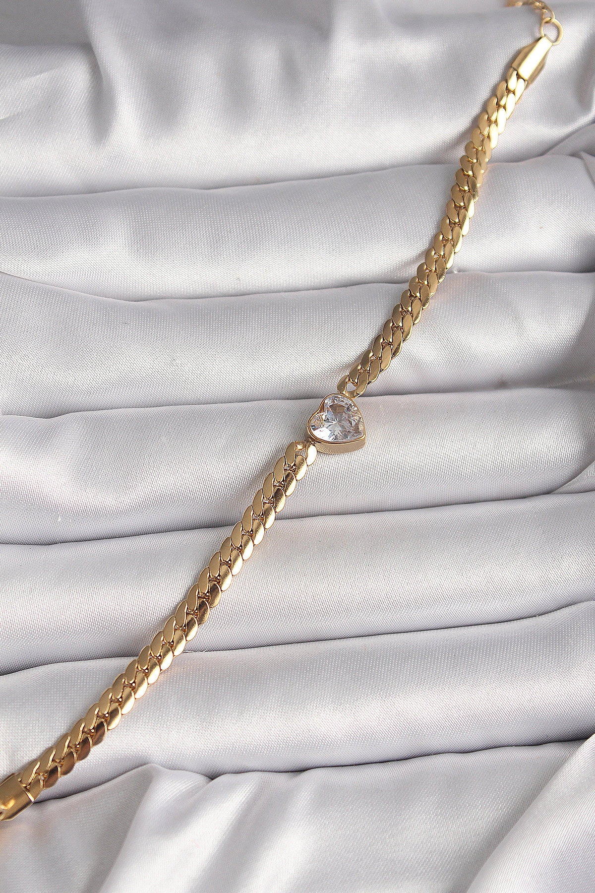 316L Çelik Gold Renk Yassı Zincir Model Zirkon Taşlı Kalp Figür Kadın Bileklik-0