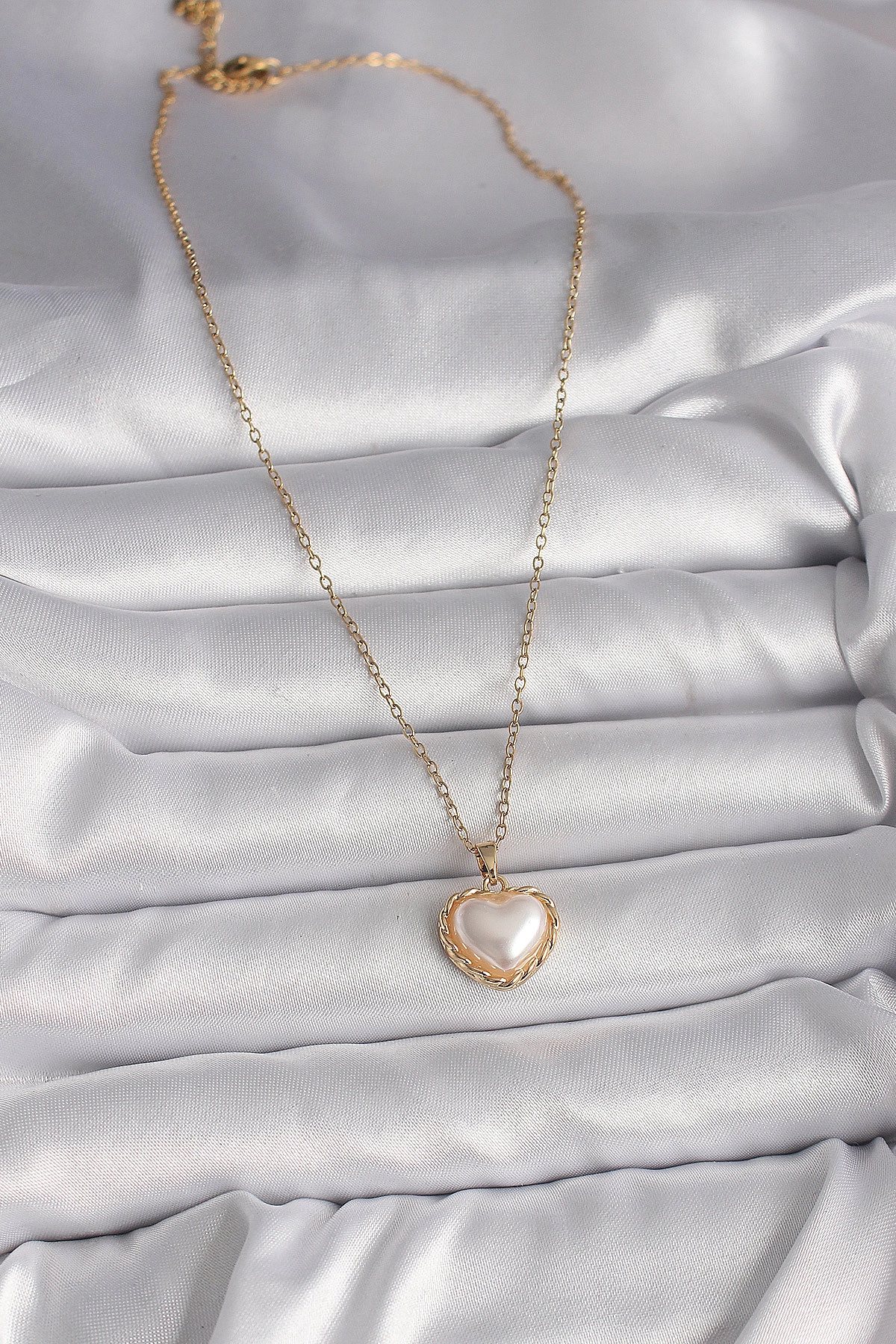 316L Çelik Gold Renk Zincir 3D İnci Kalp Model Kadın Kolye-1