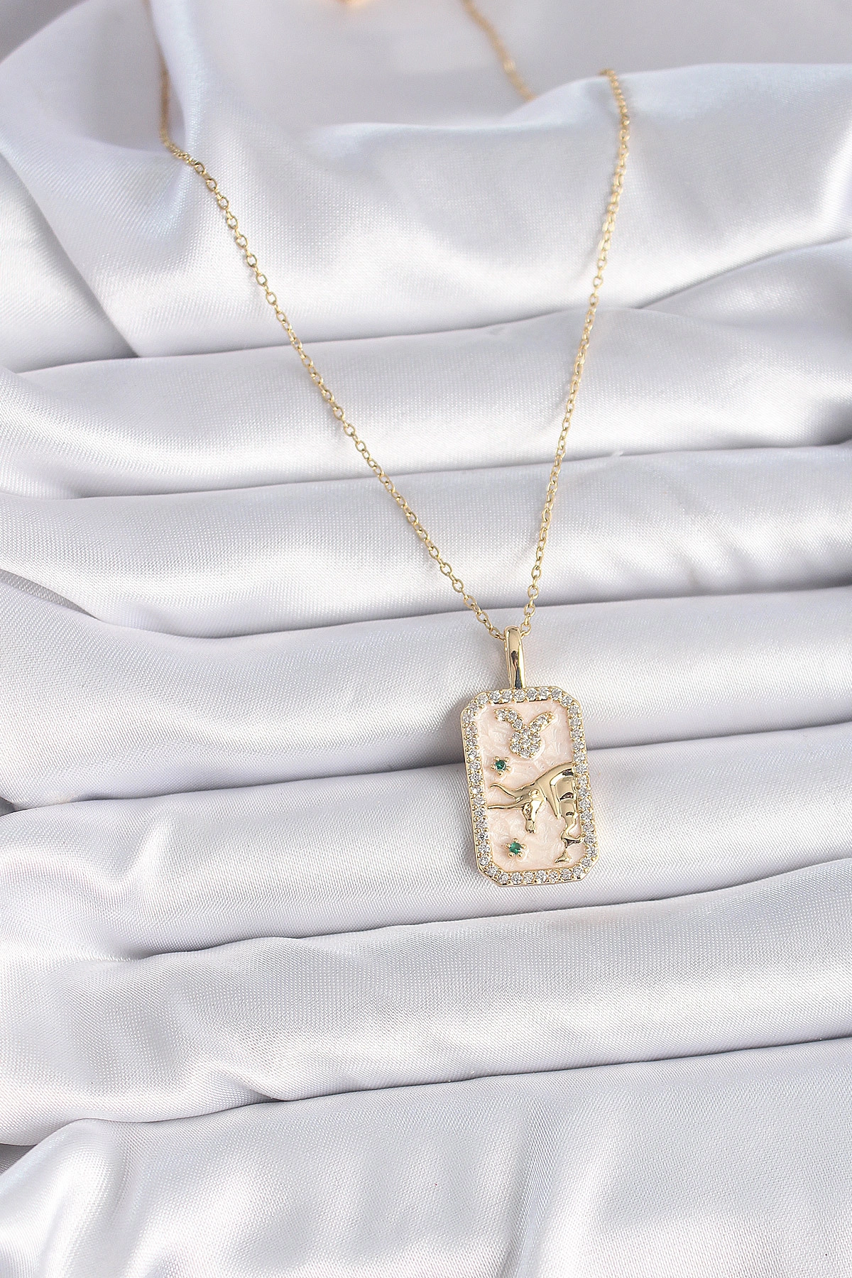 316L Çelik Gold Renk Zincir Boğa Burcu Zirkon Taşlı Kadın Kolye-1