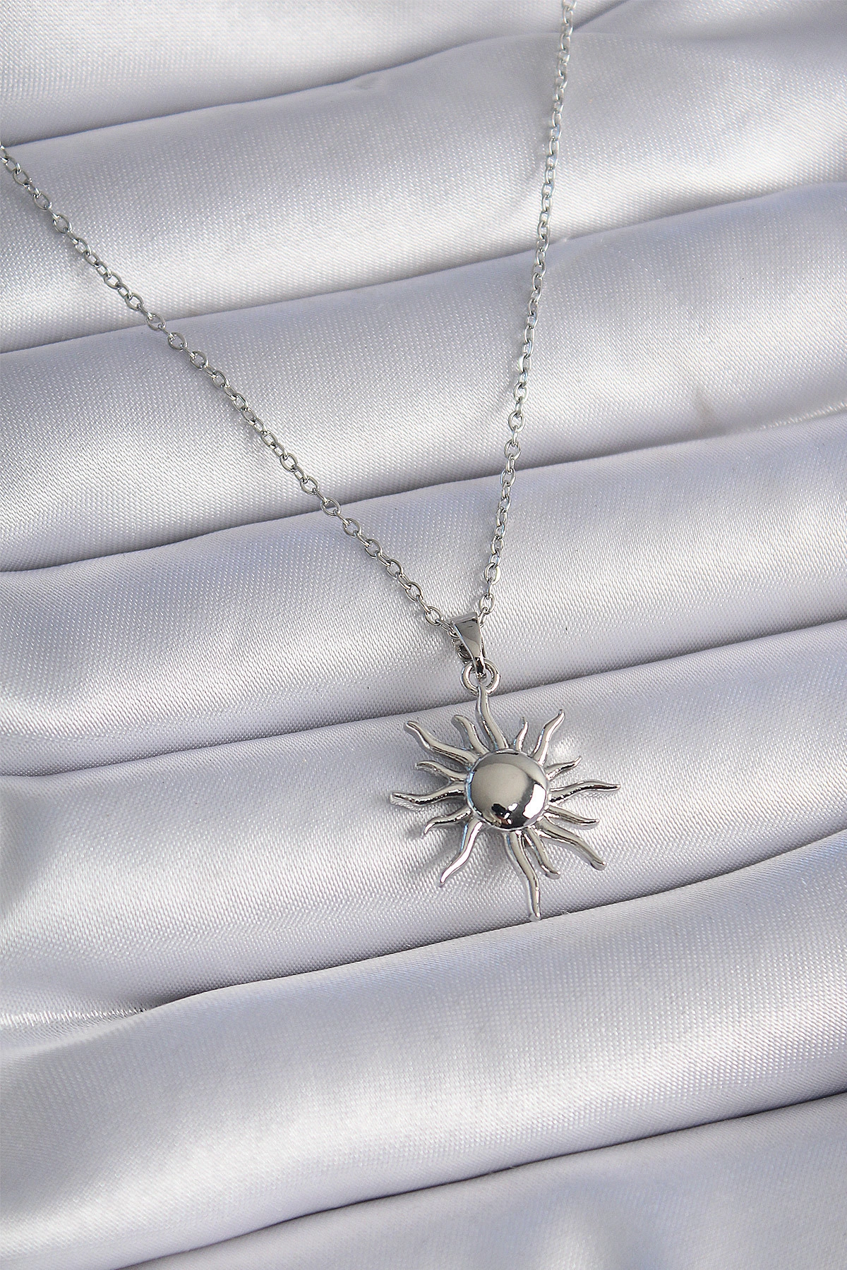 316L Çelik Gold Renk Zincir Güneş Figür Kadın Kolye-0