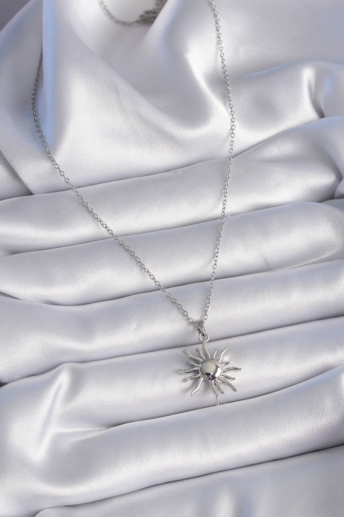 316L Çelik Gold Renk Zincir Güneş Figür Kadın Kolye-1