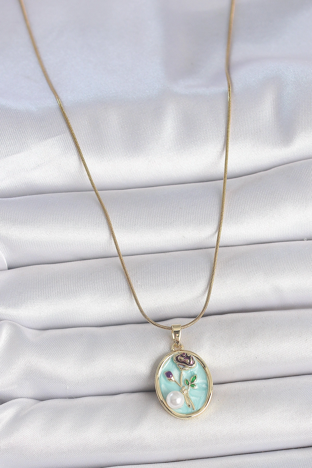 316L Çelik Gold Renk Zincir Mavi Çiçek İşlemeli İnci Detay Portre Model Kadın Kolye-1