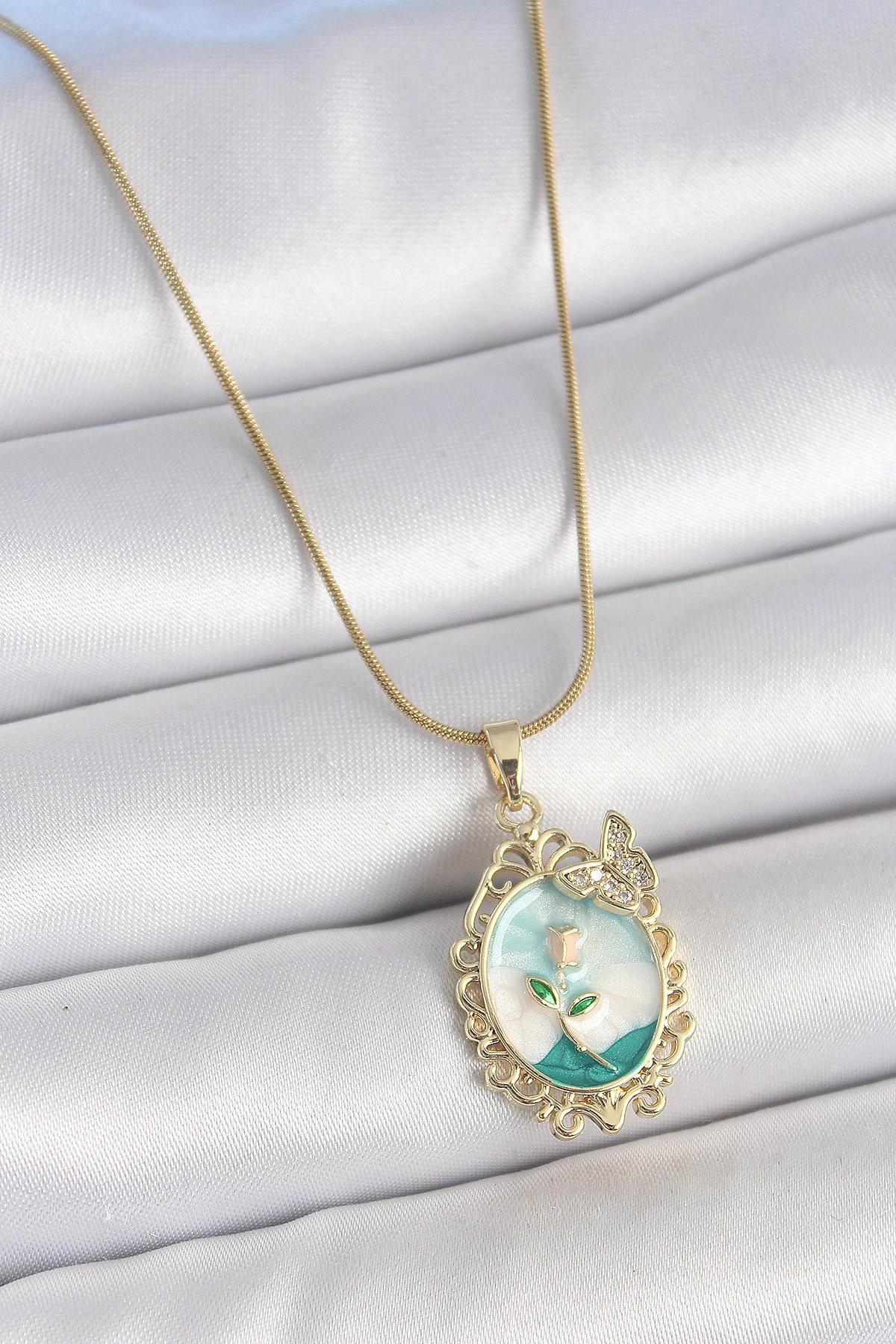 316L Çelik Gold Renk Zincir Mavi Mineli Çiçek İşlemeli Zirkon Taş Detaylı Portre Model Kadın Kolye-0