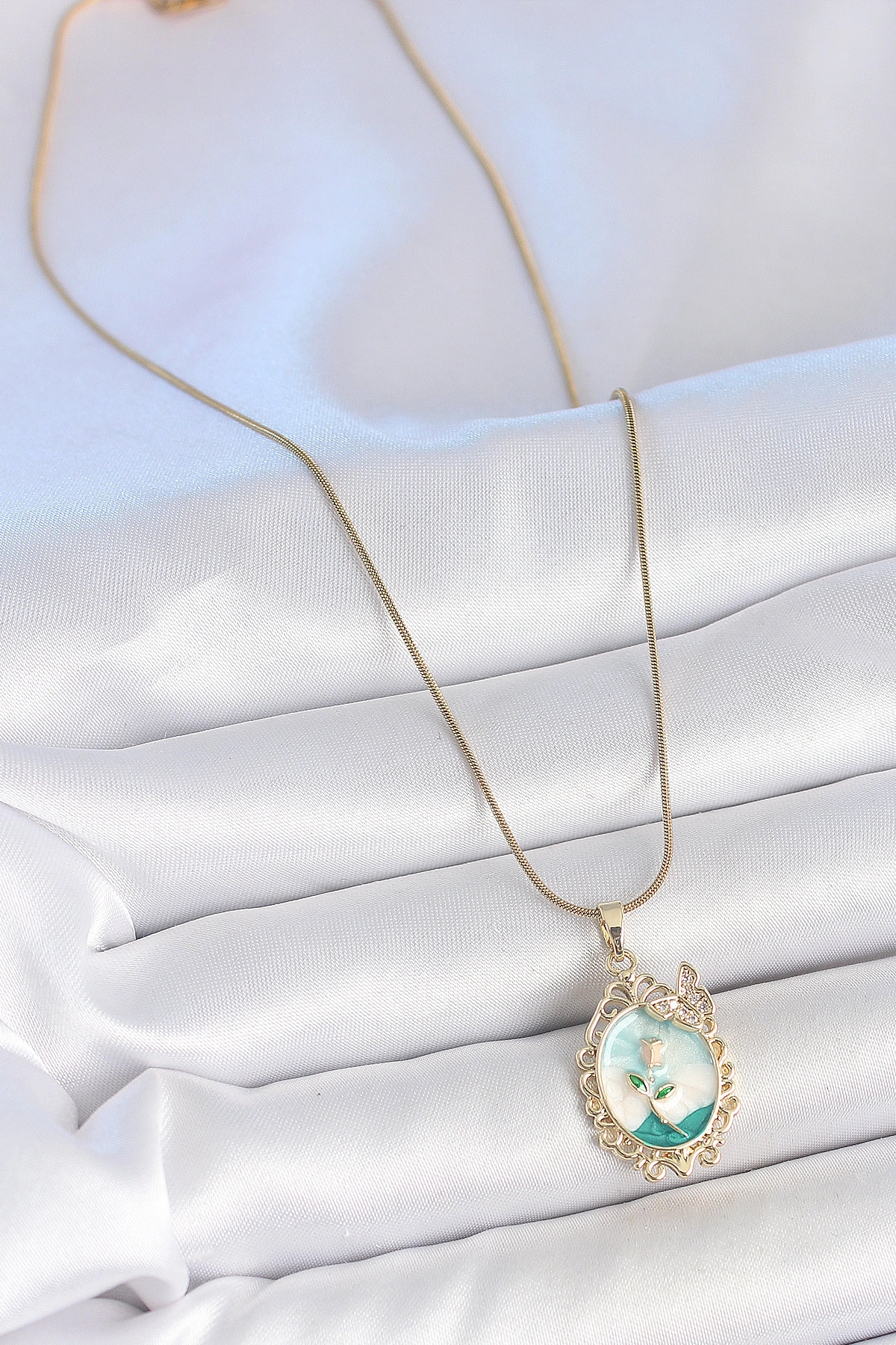 316L Çelik Gold Renk Zincir Mavi Mineli Çiçek İşlemeli Zirkon Taş Detaylı Portre Model Kadın Kolye-1