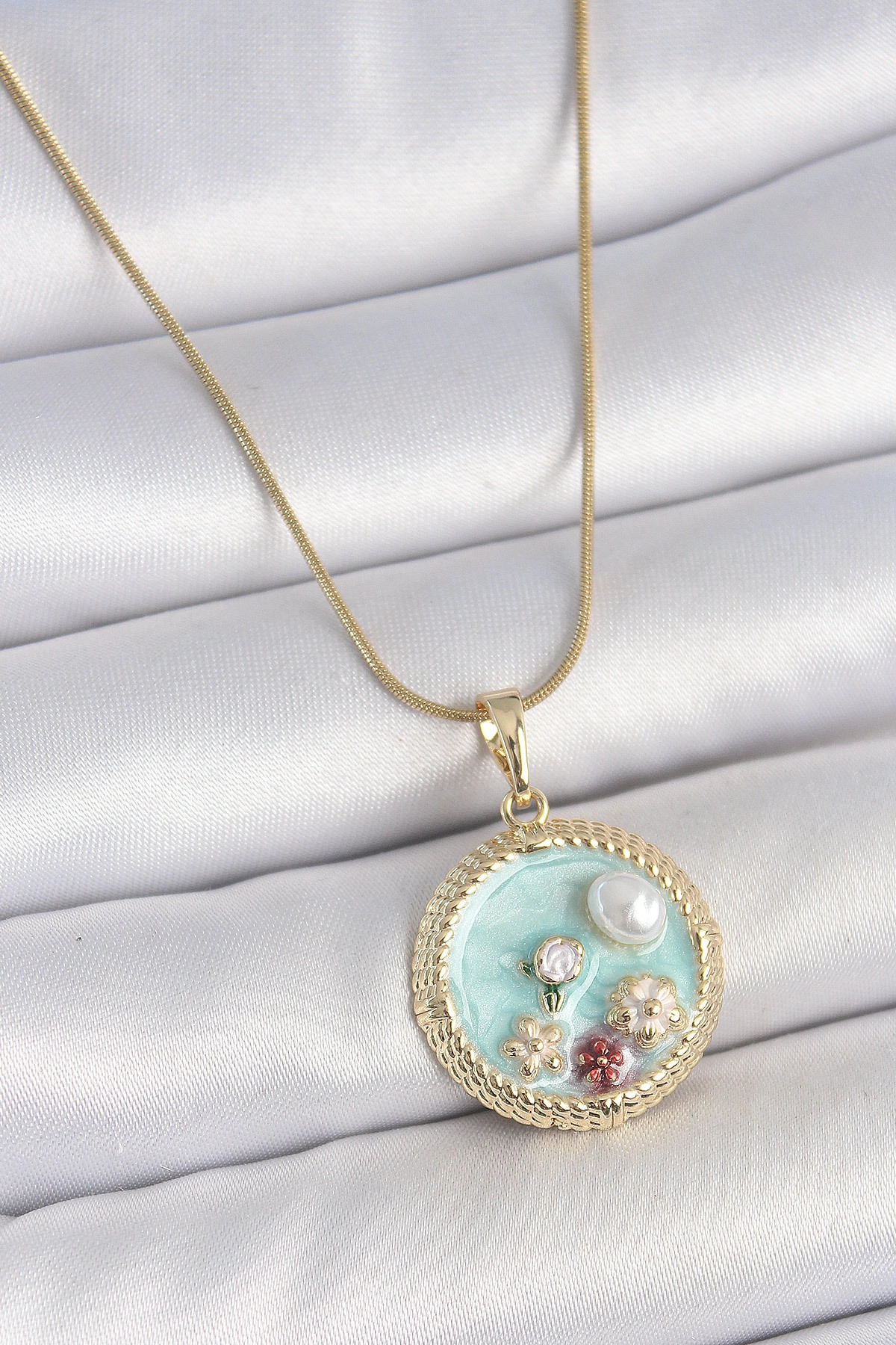 316L Çelik Gold Renk Zincir Mavi Mineli İnci Çiçek İşlemeli Zirkon Taş Detaylı Madalyon Model Kadın-0