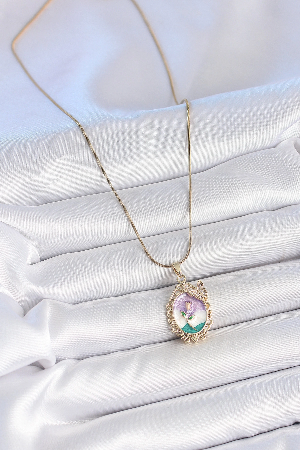 316L Çelik Gold Renk Zincir Mix Renk Mineli Çiçek İşlemeli Zirkon Taş Detaylı Portre Model Kadın-1