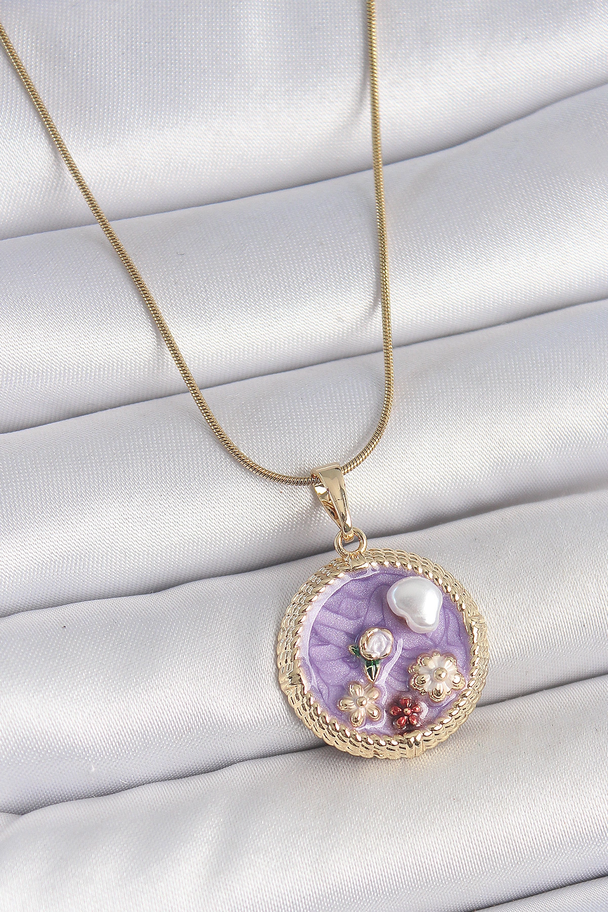 316L Çelik Gold Renk Zincir Mor Mineli İncili Çiçek İşlemeli Madalyon Model Kadın Kolye-0