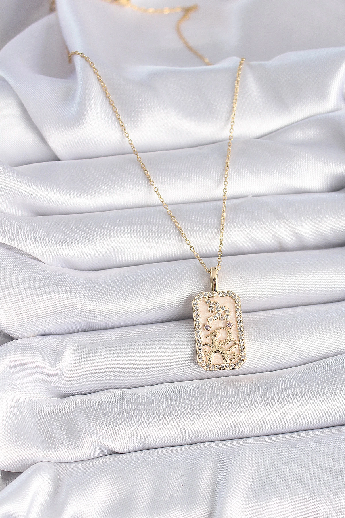 316L Çelik Gold Renk Zincir Oğlak Burcu Zirkon Taşlı Kadın Kolye-1