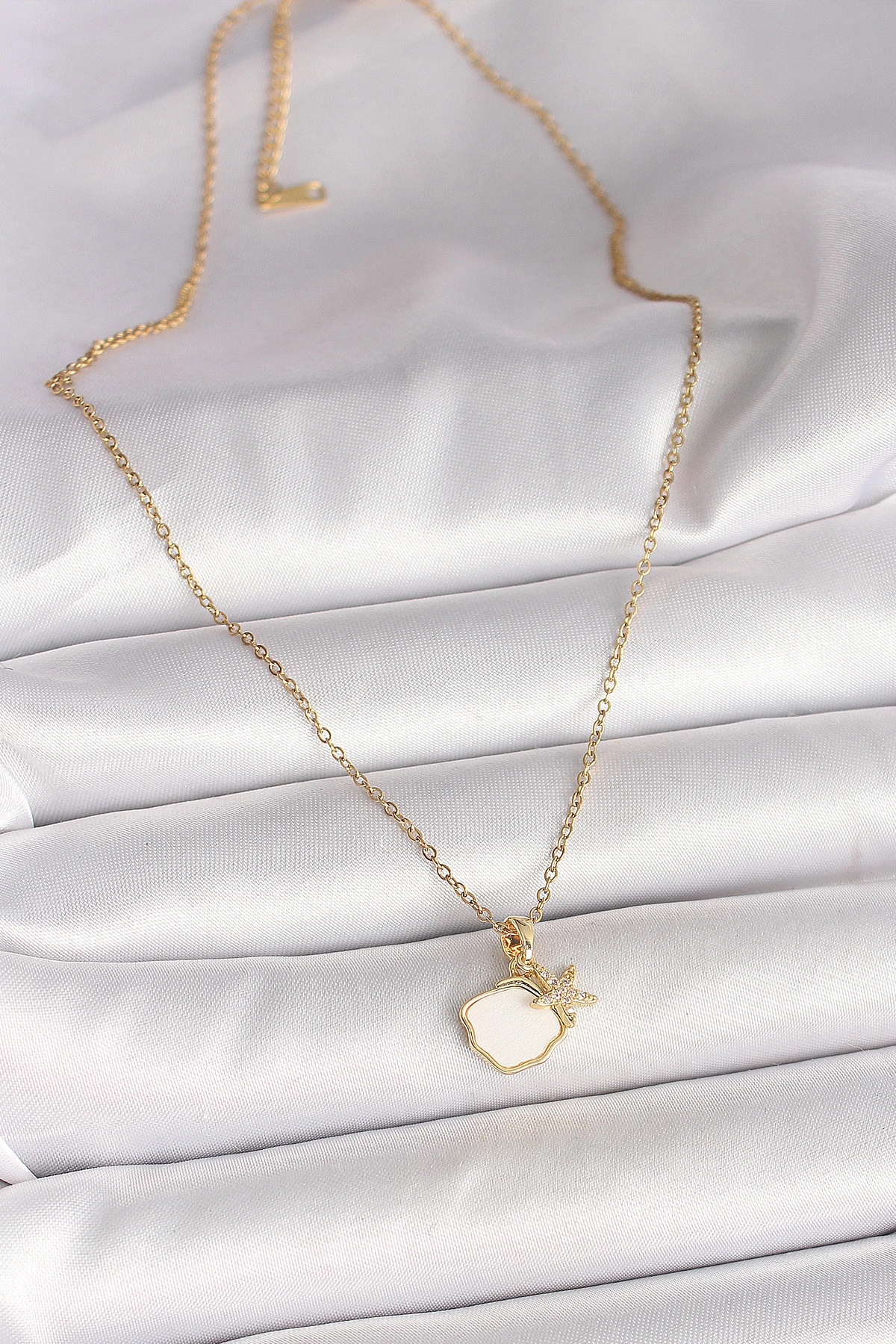 316L Çelik Gold Renk Zincir Sallantı Beyaz Mineli Deniz Kabuğu Zirkon Taşlı Deniz Yıldızı Figür-1