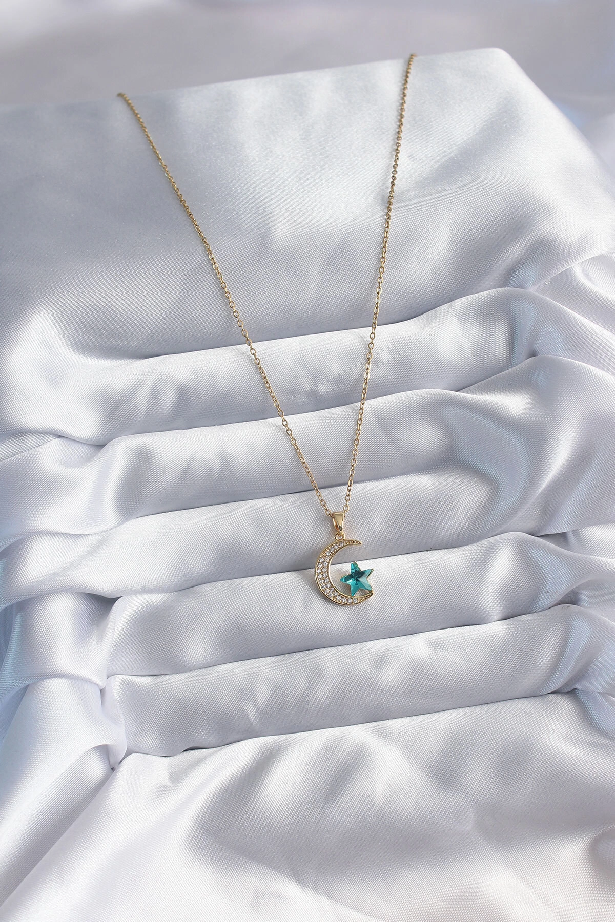 316L Çelik Gold Renk Zincir Zirkon Taş Detay Hilal Yıldızı Figür Kadın Kolye-1