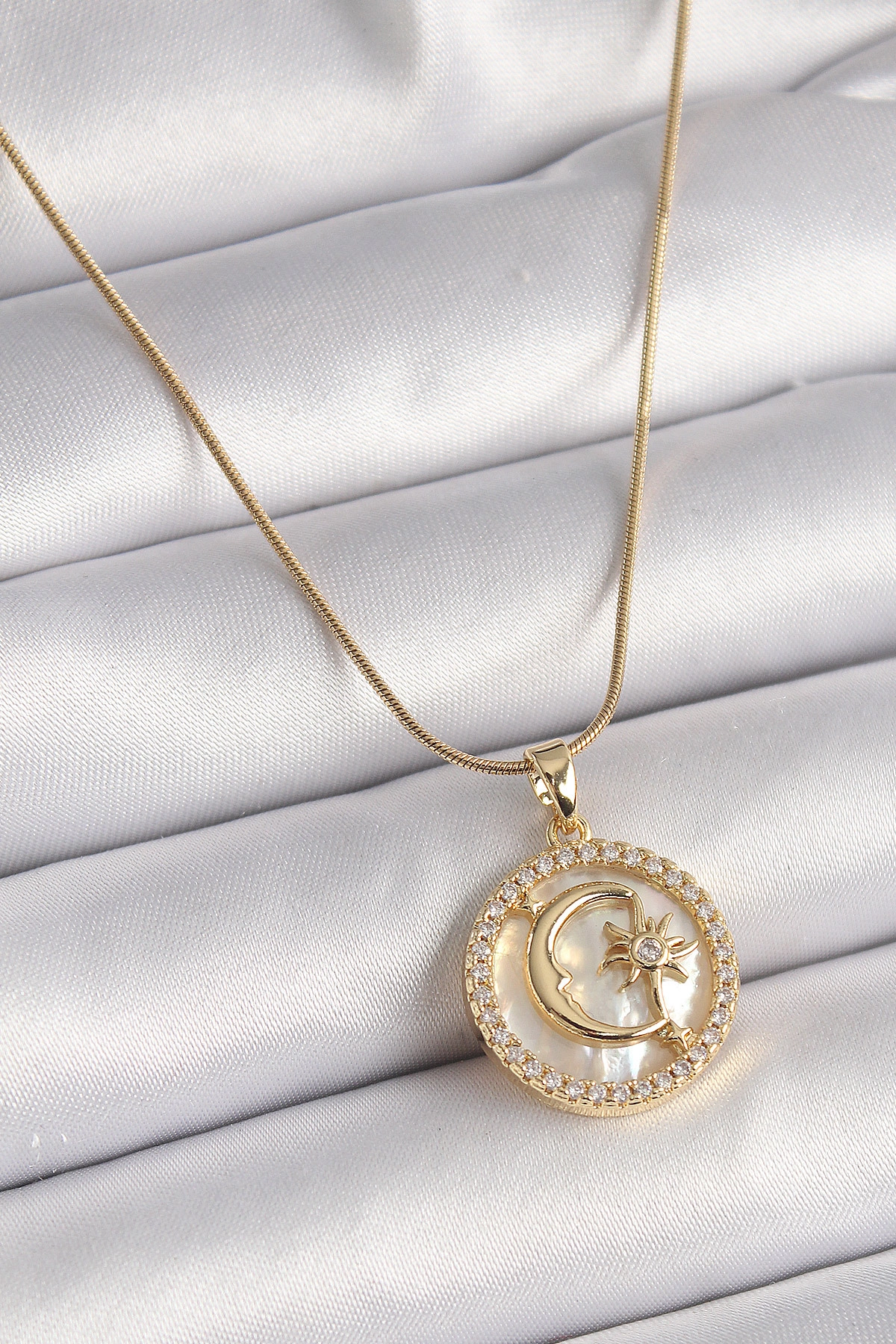 316L Çelik Gold Renk Zincir Zirkon Taş Detaylı Beyaz Sedefli Ay Yıldız Model Kadın Kolye-0