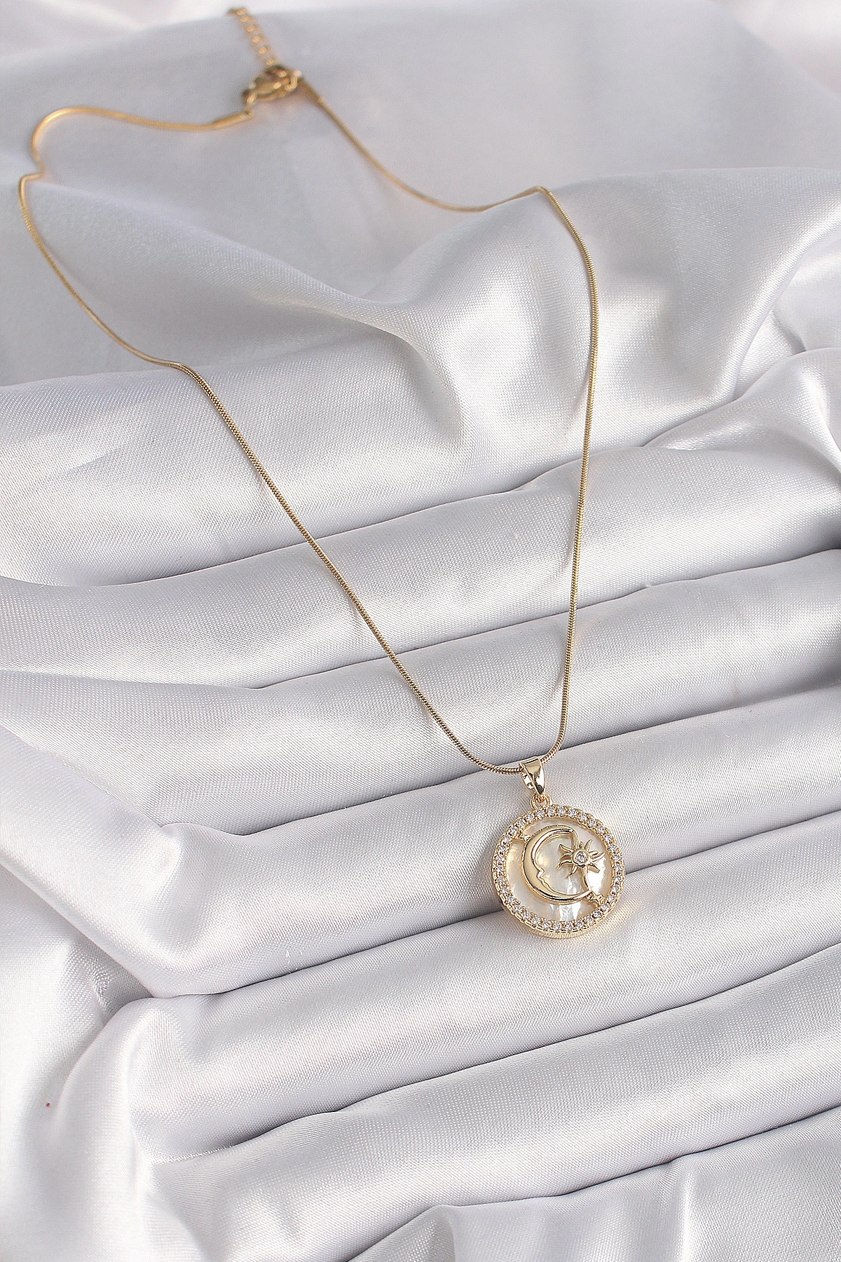 316L Çelik Gold Renk Zincir Zirkon Taş Detaylı Beyaz Sedefli Ay Yıldız Model Kadın Kolye-1
