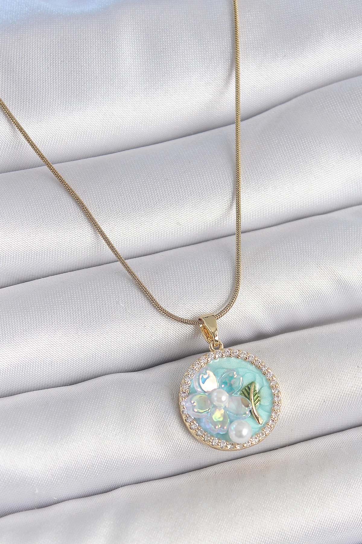316L Çelik Gold Renk Zincir Zirkon Taş Detaylı Mavi Mineli Çiçek İşlemeli İnci Detay Kadın Kolye-0