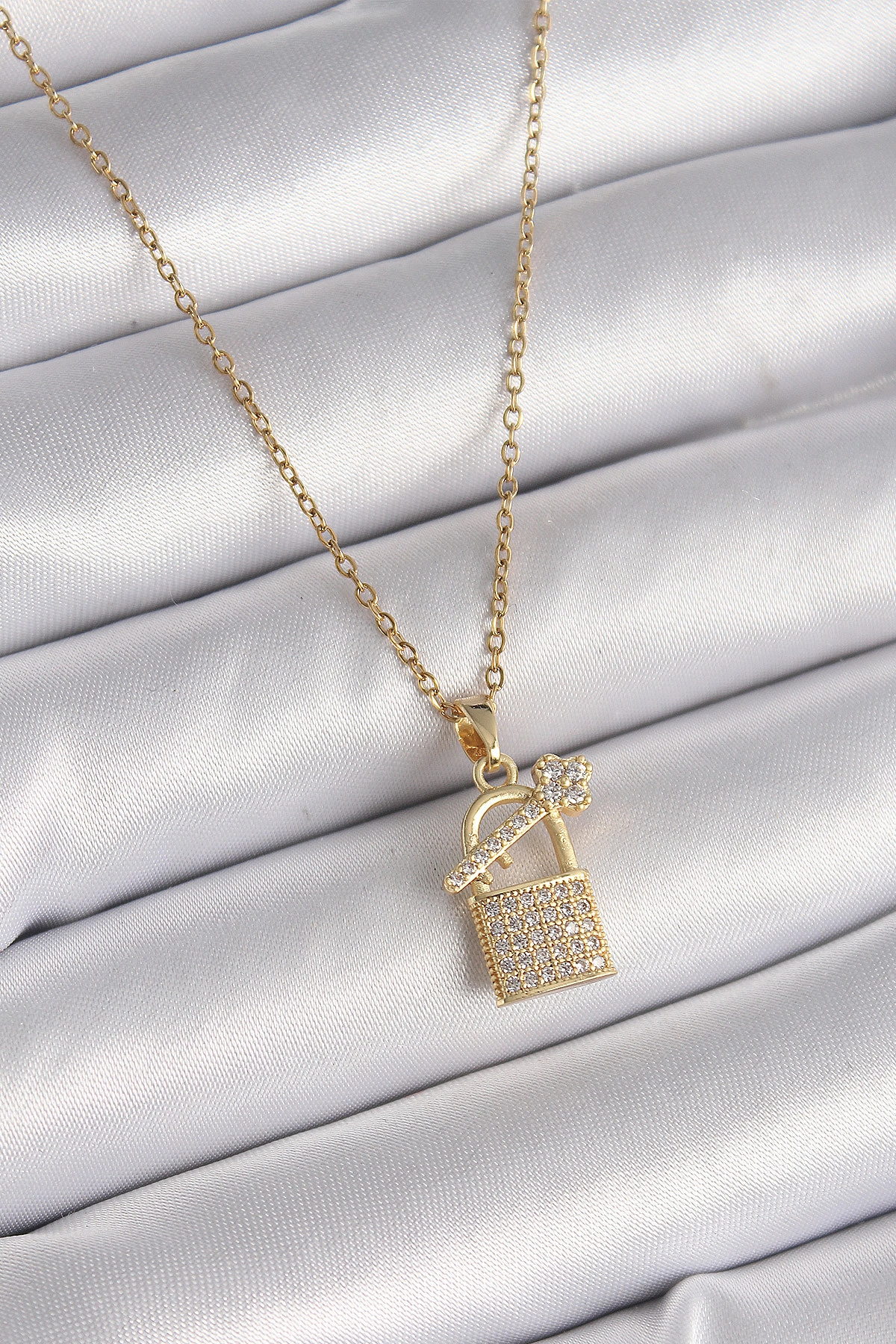 316L Çelik Gold Renk Zincir Zirkon Taşlı Asma Kilit Anahtar Model Kadın Kolye-0