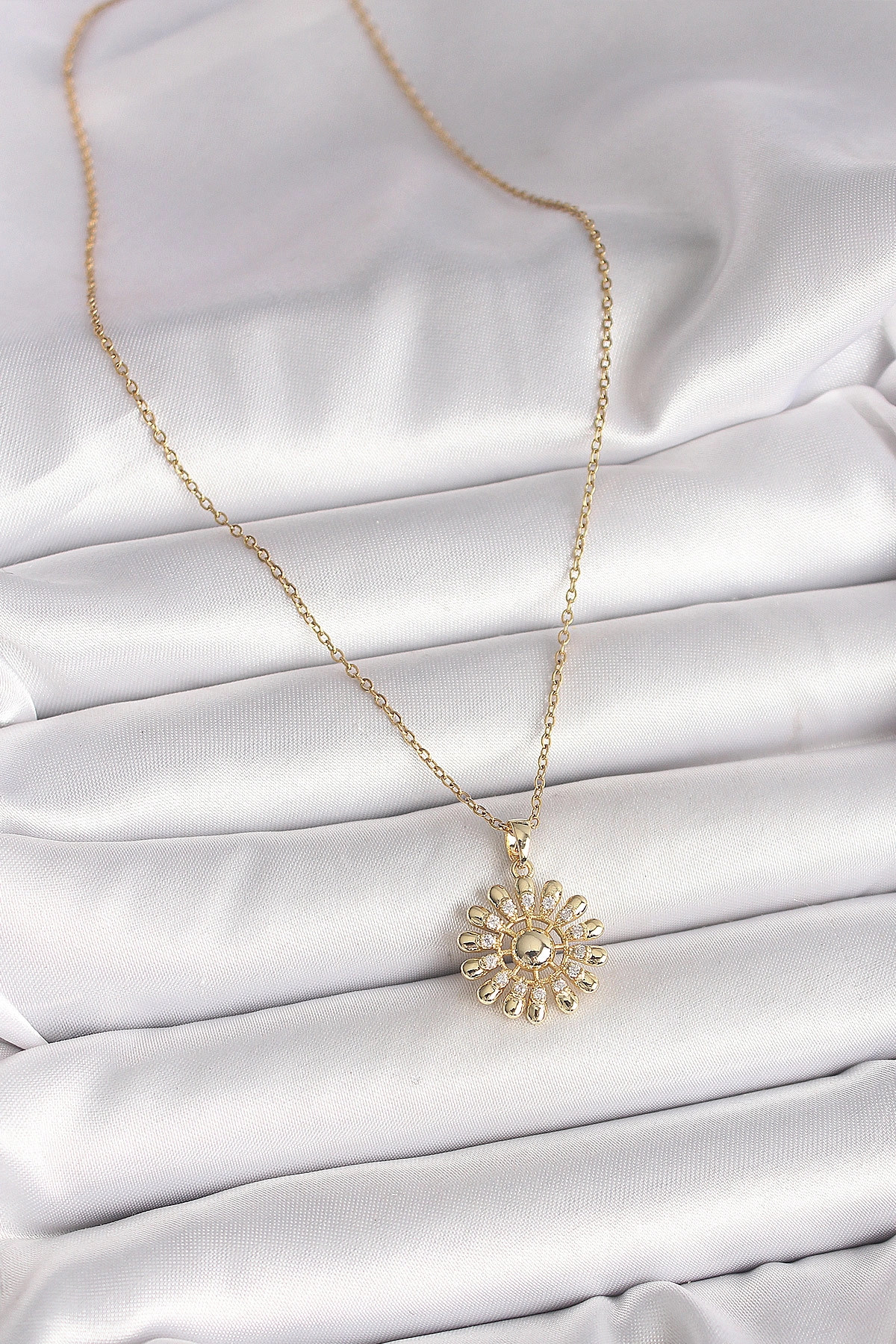 316L Çelik Gold Renk Zincir Zirkon Taşlı Güneş Model Kadın Kolye-1