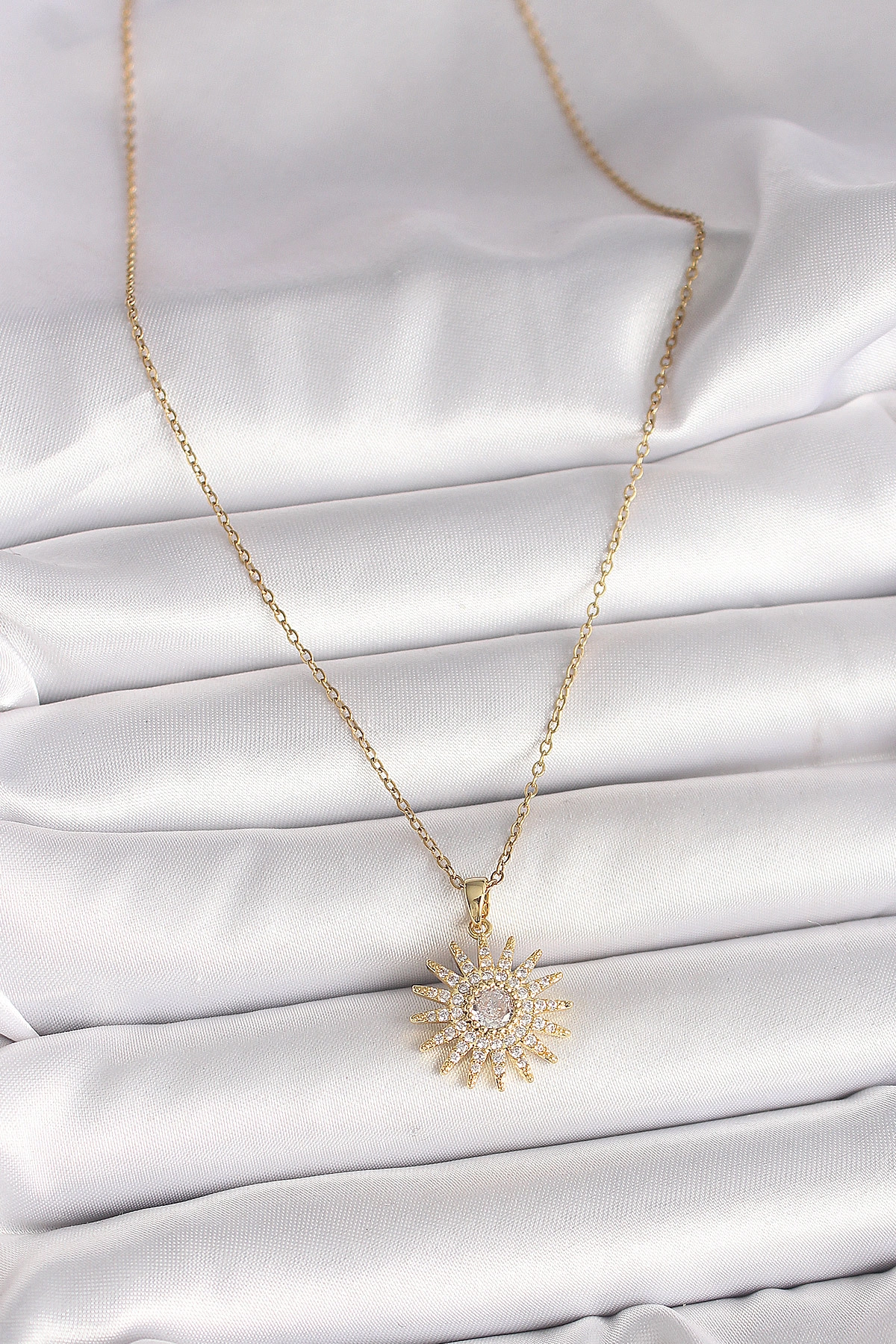 316L Çelik Gold Renk Zincir Zirkon Taşlı Güneş Model Kadın Kolye-1