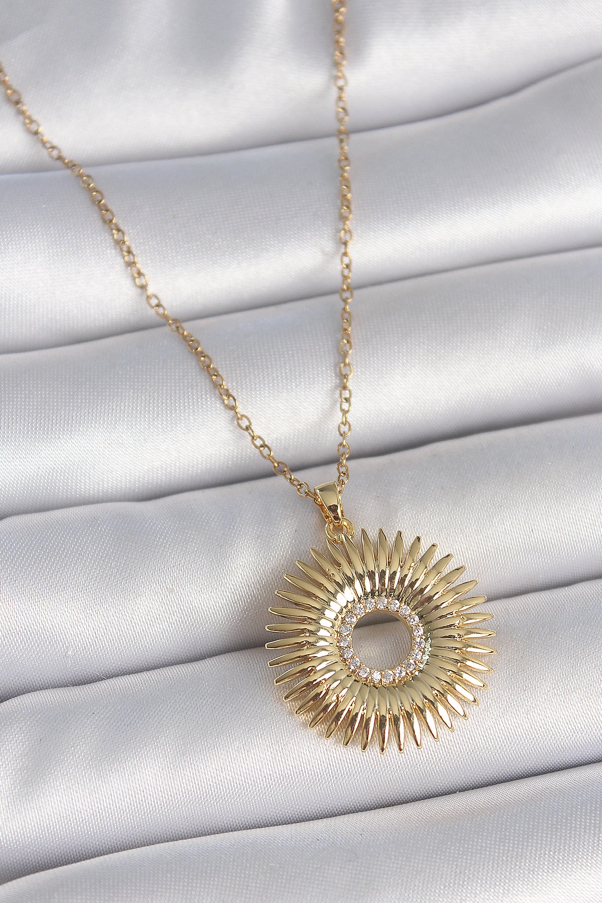 316L Çelik Gold Renk Zincir Zirkon Taşlı Nova Yıldız Model Kadın Kolye-0