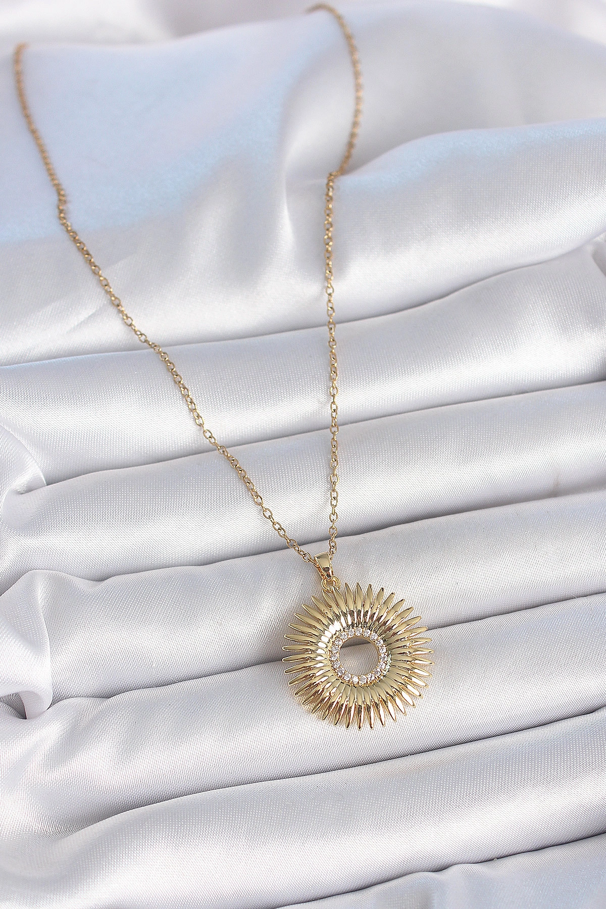 316L Çelik Gold Renk Zincir Zirkon Taşlı Nova Yıldız Model Kadın Kolye-1