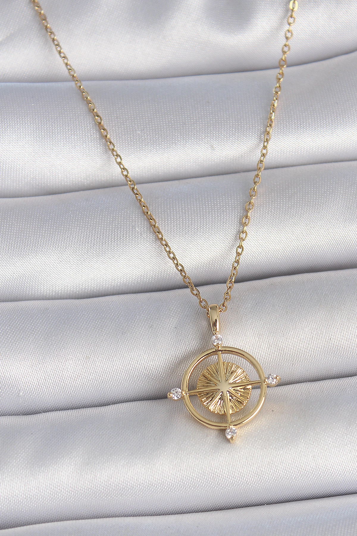 316L Çelik Gold Renk Zincir Zirkon Taşlı Pusula Model Kadın Kolye-0