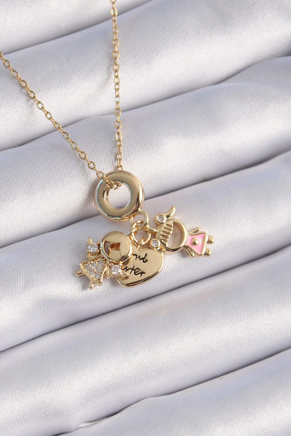 316L Çelik Gold Renk Zirkon Taş Detay Çocuk Figür Charm Model Kadın Kolye-0