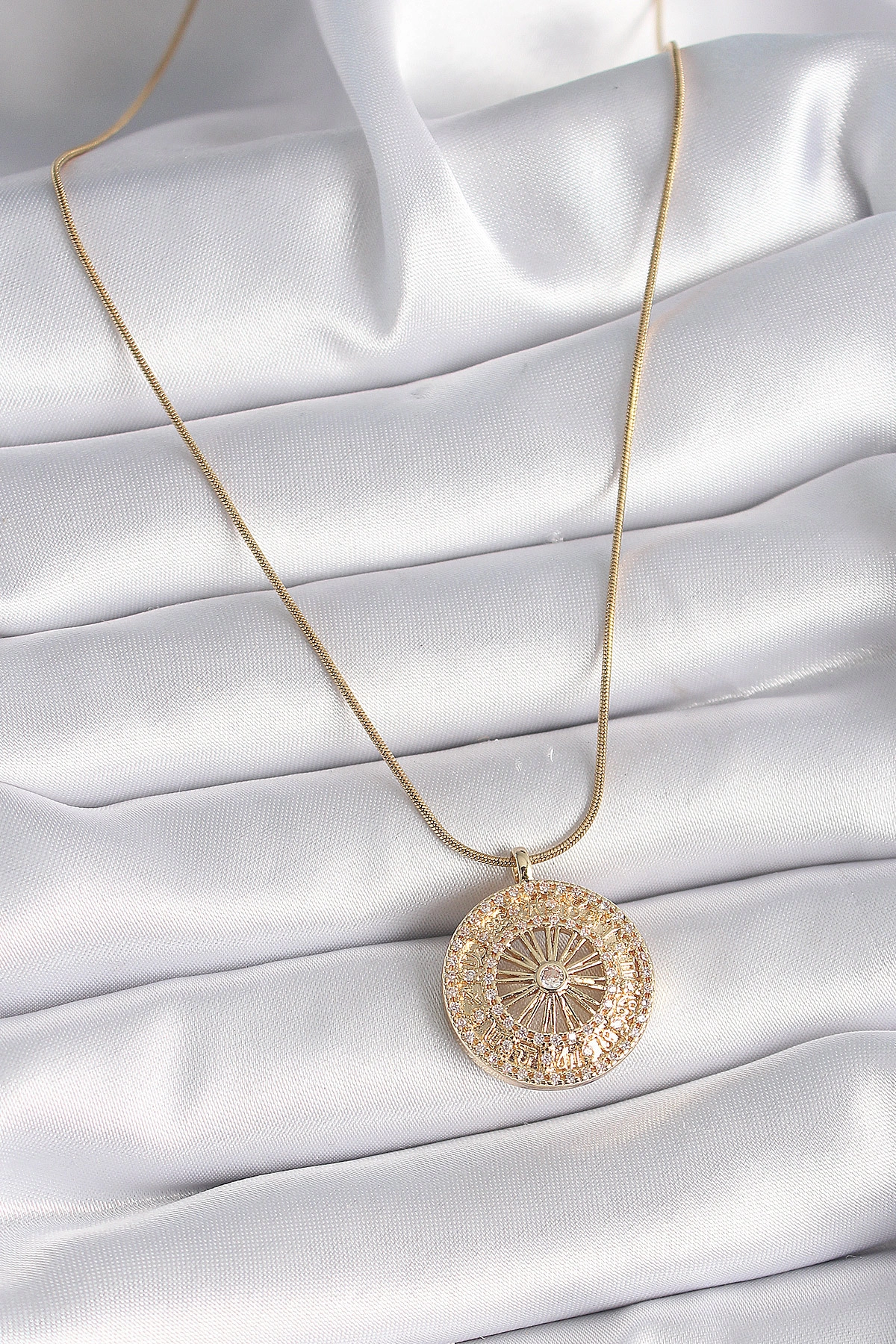 316L Çelik Gold Renk Zirkon Taşlı 12 Burç Madalyon Model Kadın Kolye-1