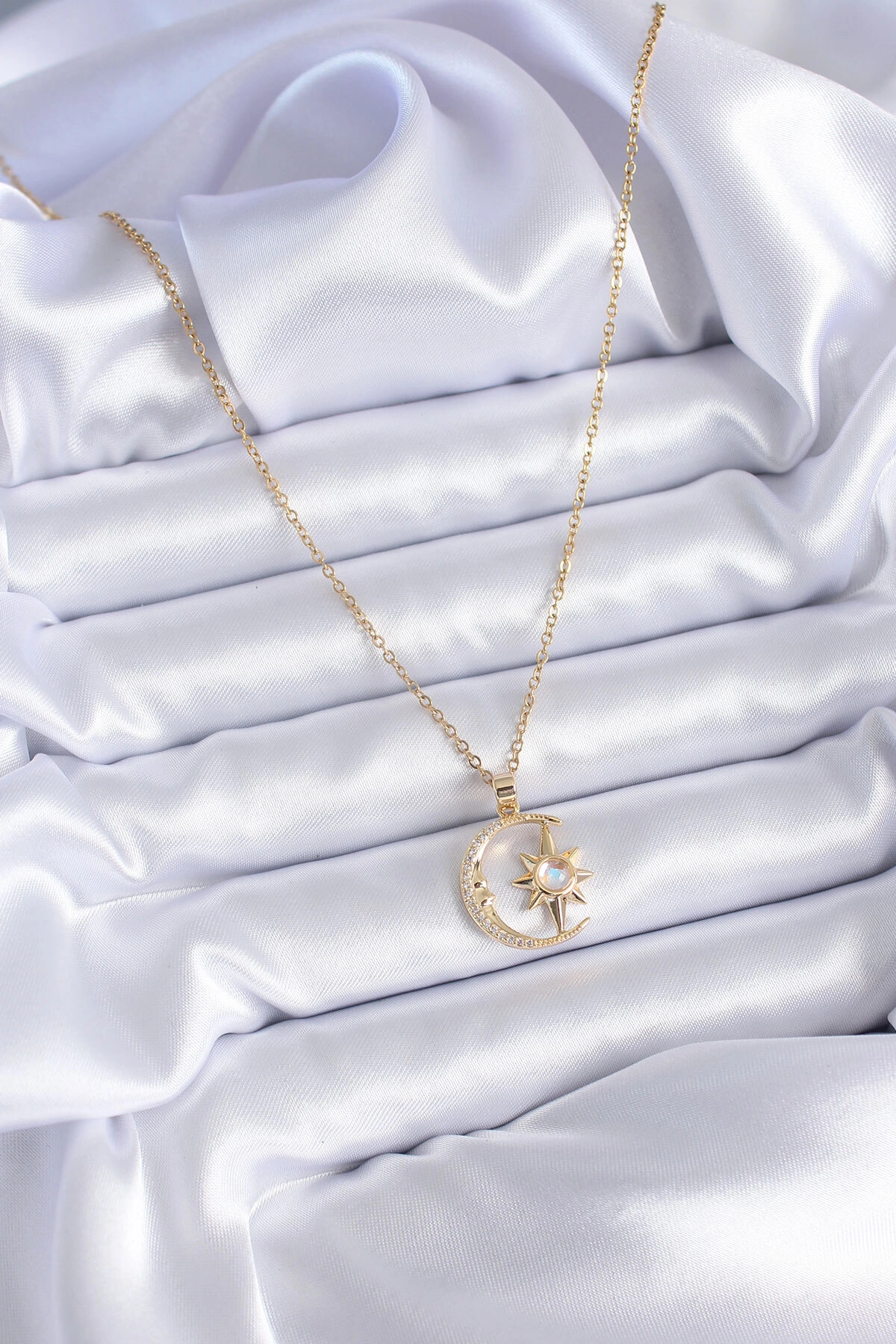 316L Çelik Gold Renk Zirkon Taşlı Ay Yıldız Model Kadın Kolye-1