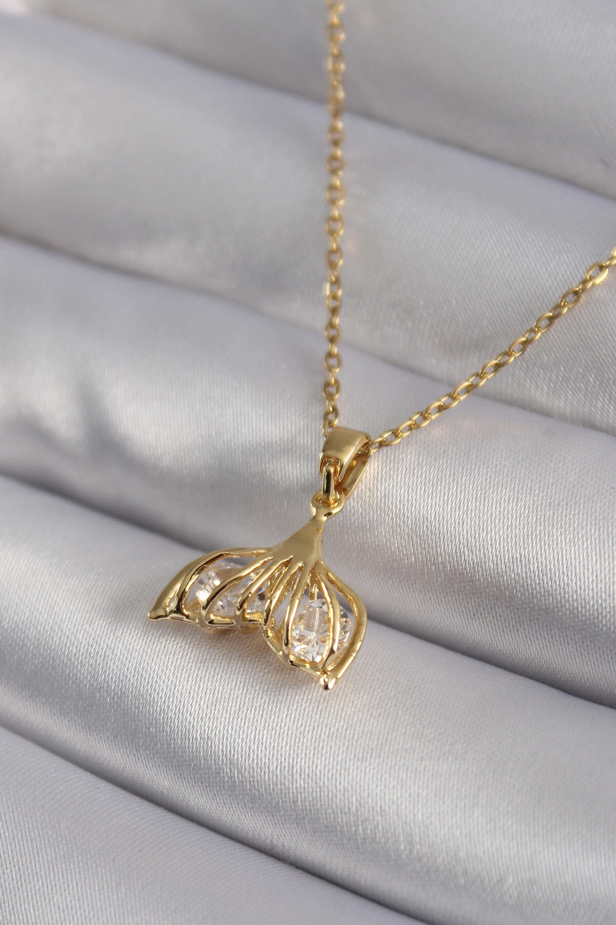 316L Çelik Gold Renk Zirkon Taşlı Balık Kuyruğu Model Kadın Kolye-0