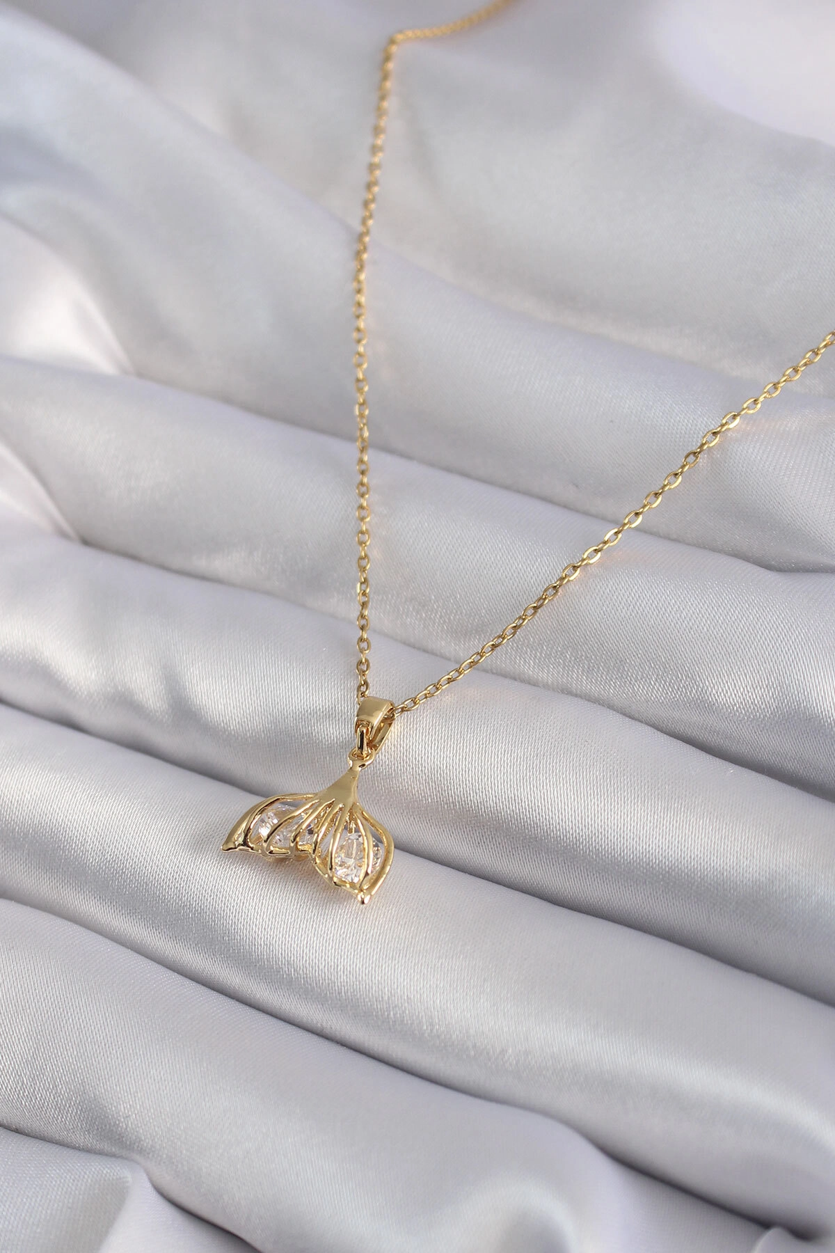 316L Çelik Gold Renk Zirkon Taşlı Balık Kuyruğu Model Kadın Kolye-1