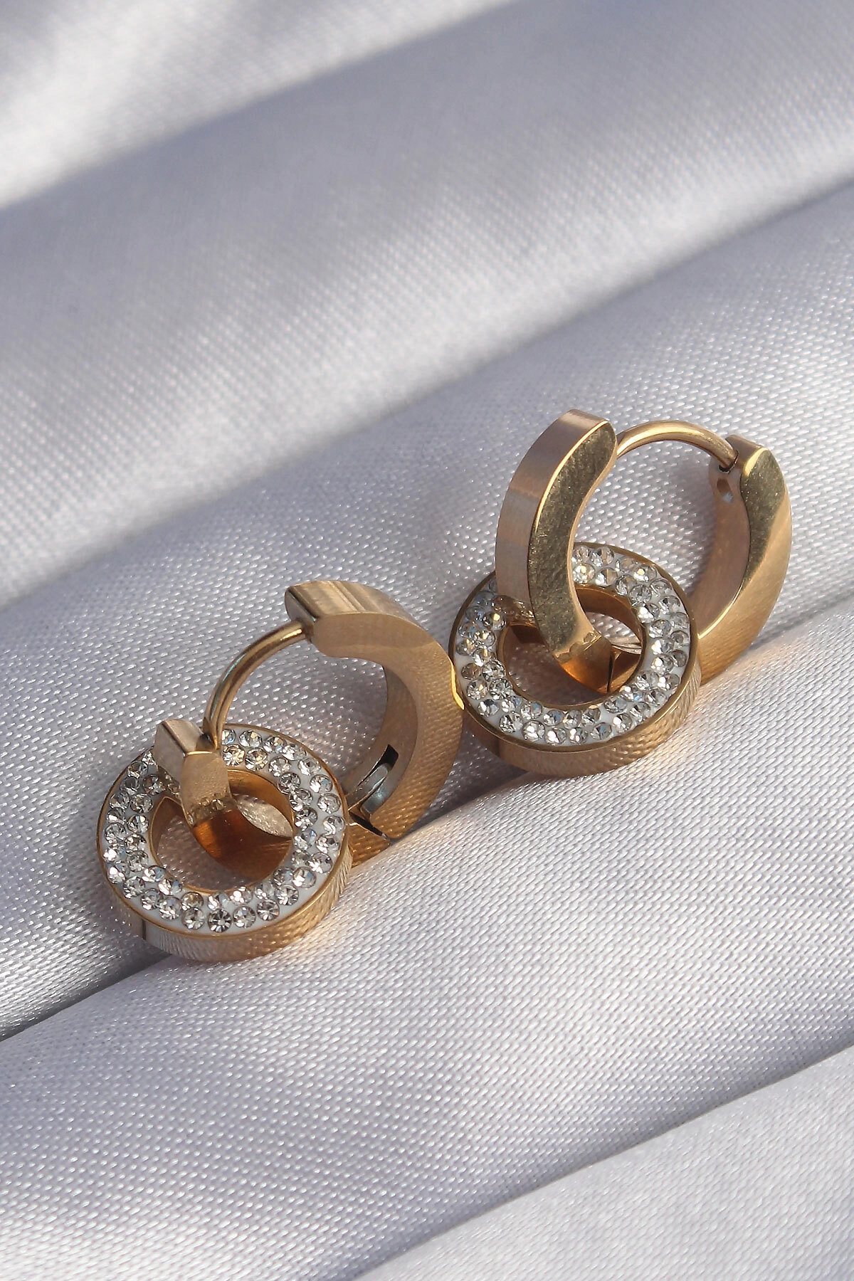 316L Çelik Gold Renk Zirkon Taşlı İç İçe Geçmeli Oval Küpe-0