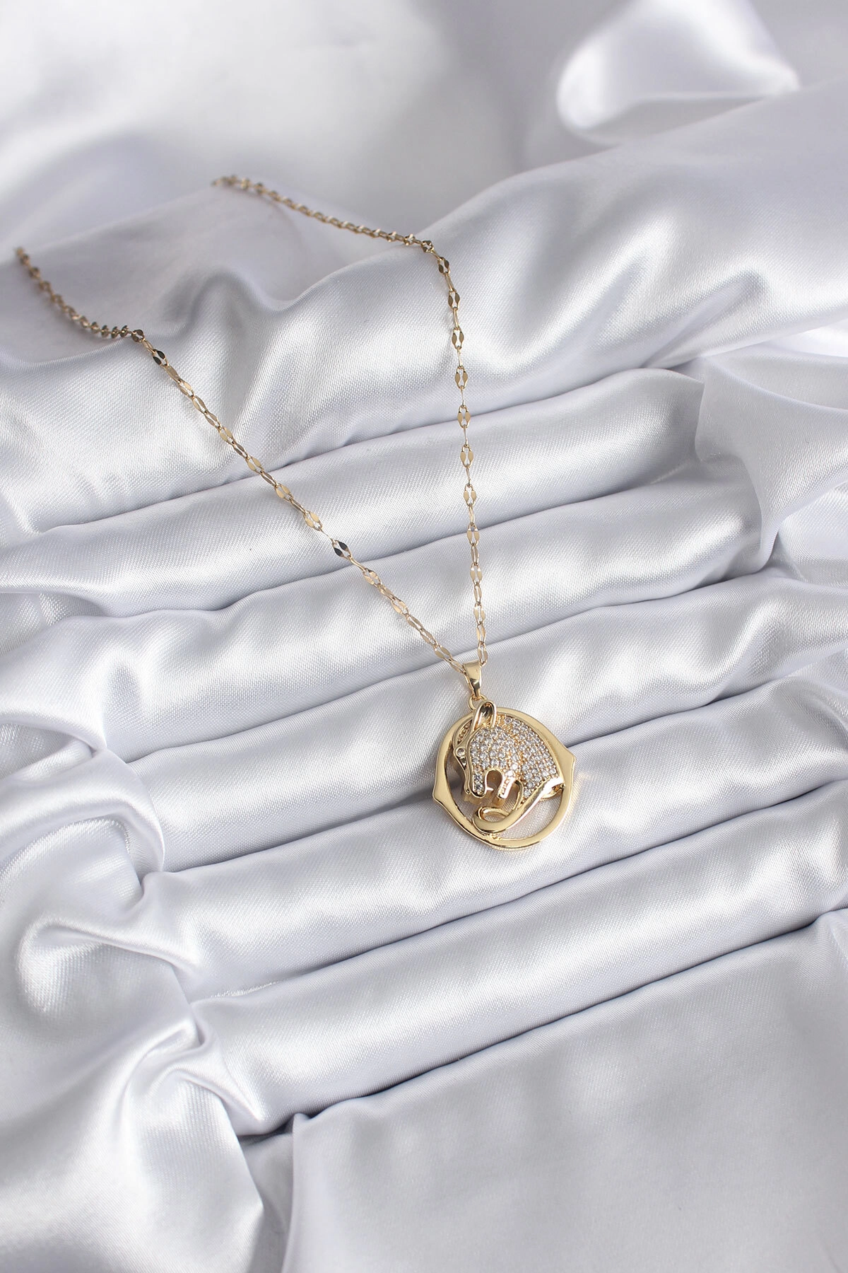 316L Çelik Gold Renk Zirkon Taşlı Jaguar Model Kadın Kolye-1