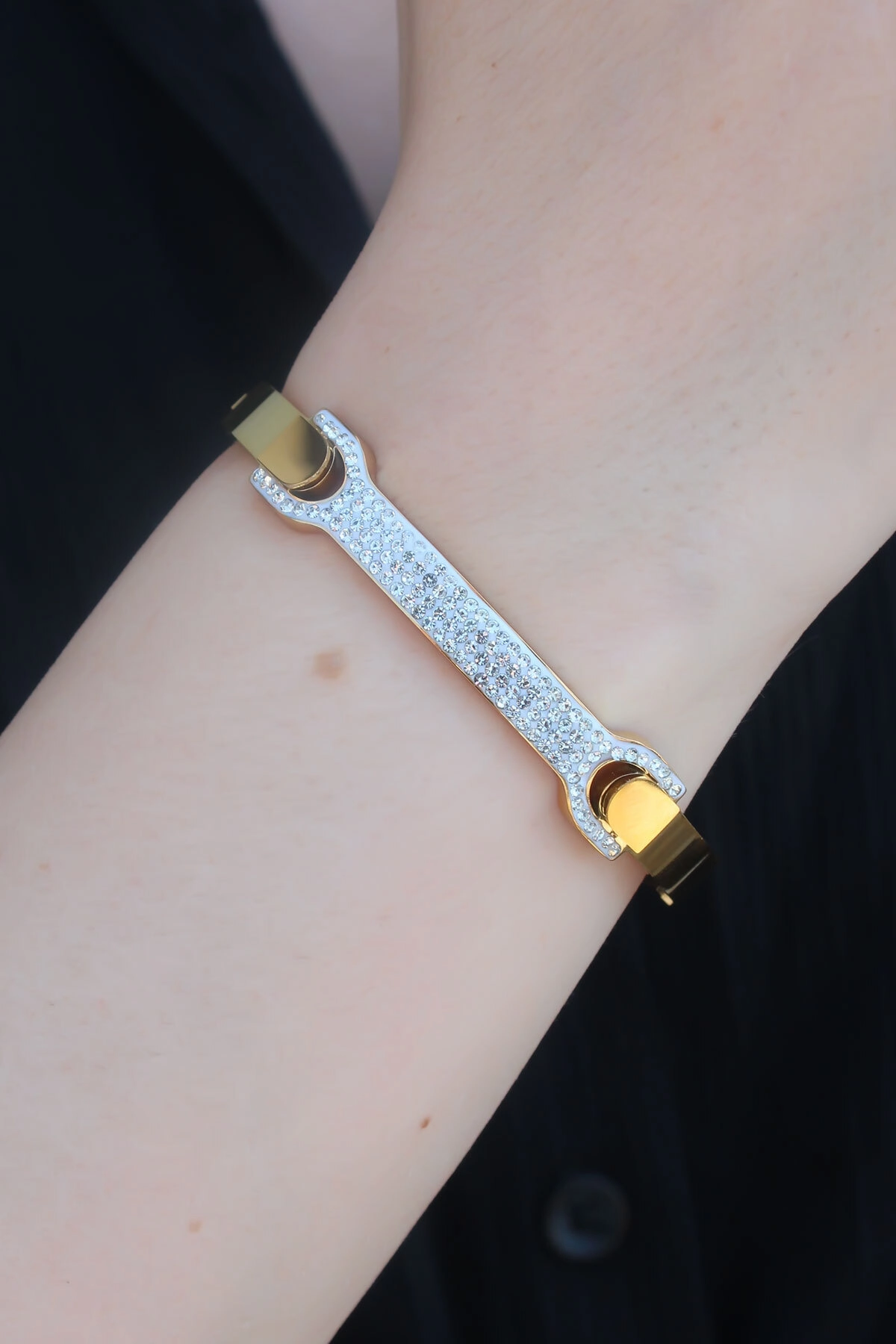 316L Çelik Gold Renk Zirkon Taşlı Kadın Kelepçe-0